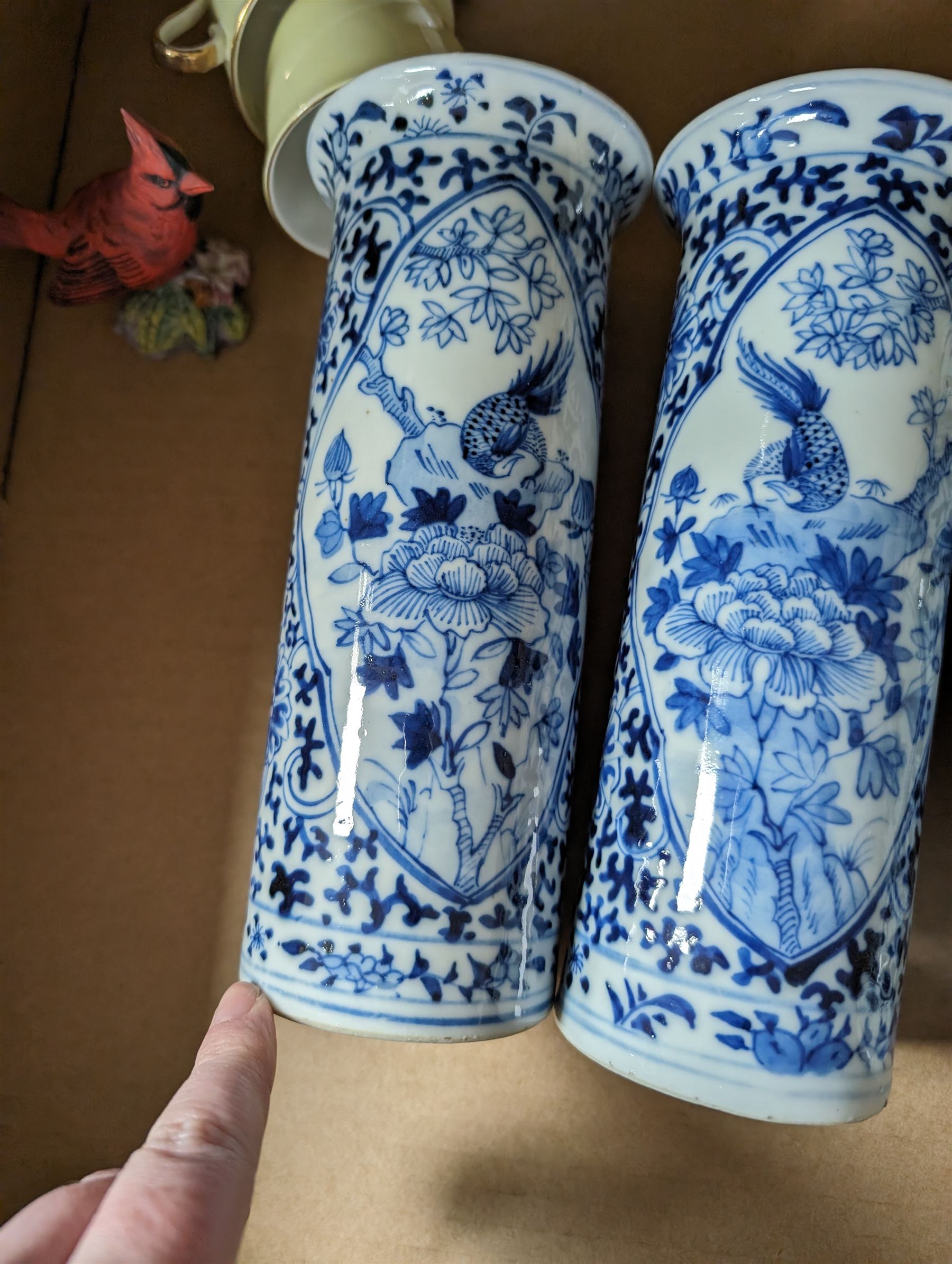 Pair of blue and white vases - Image 8 of 10