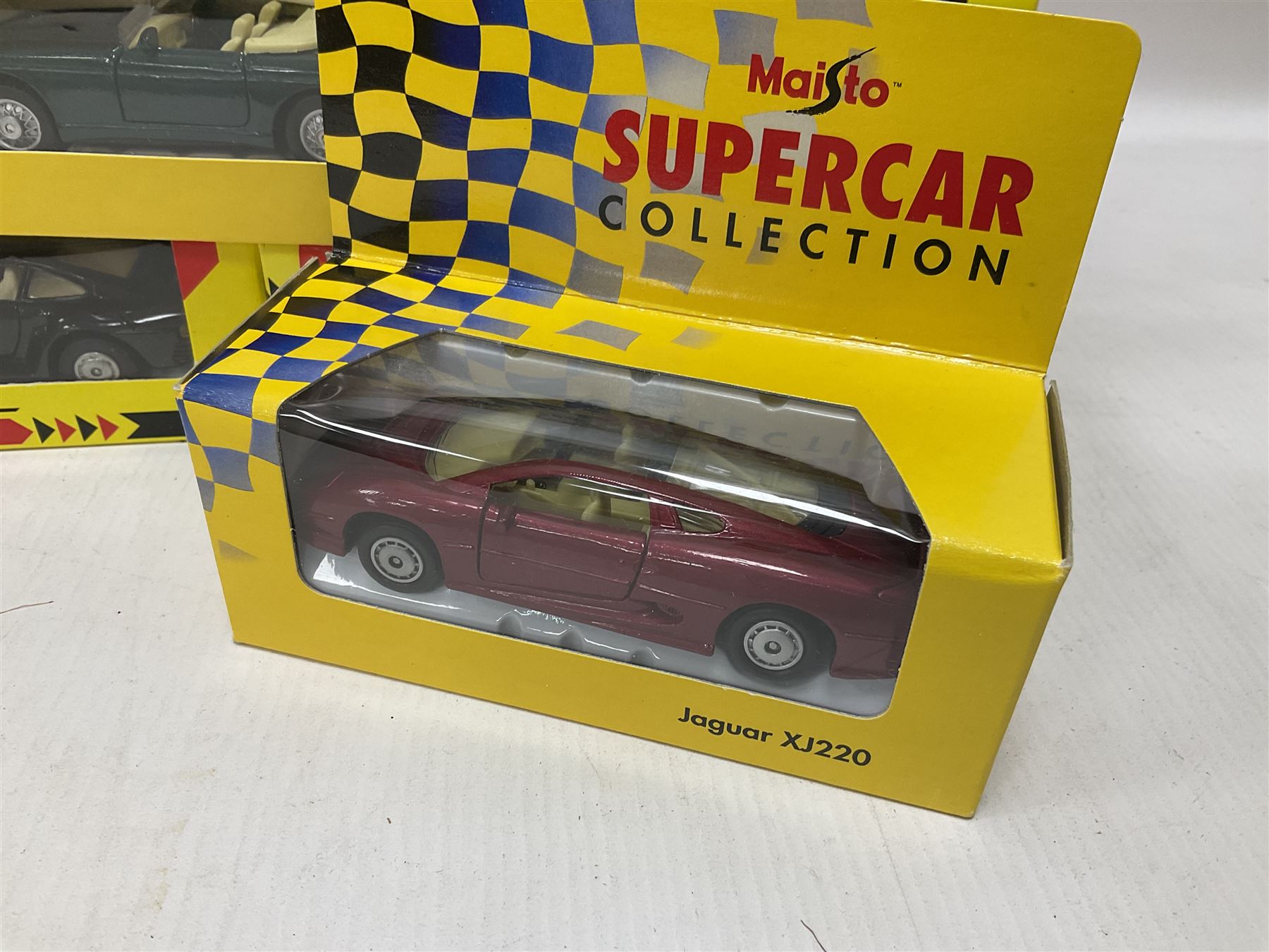 Shell/Maisto - twenty five 1:43 scale die cast cars comprising eighteen Shell and seven Maisto ‘Supe - Bild 4 aus 13