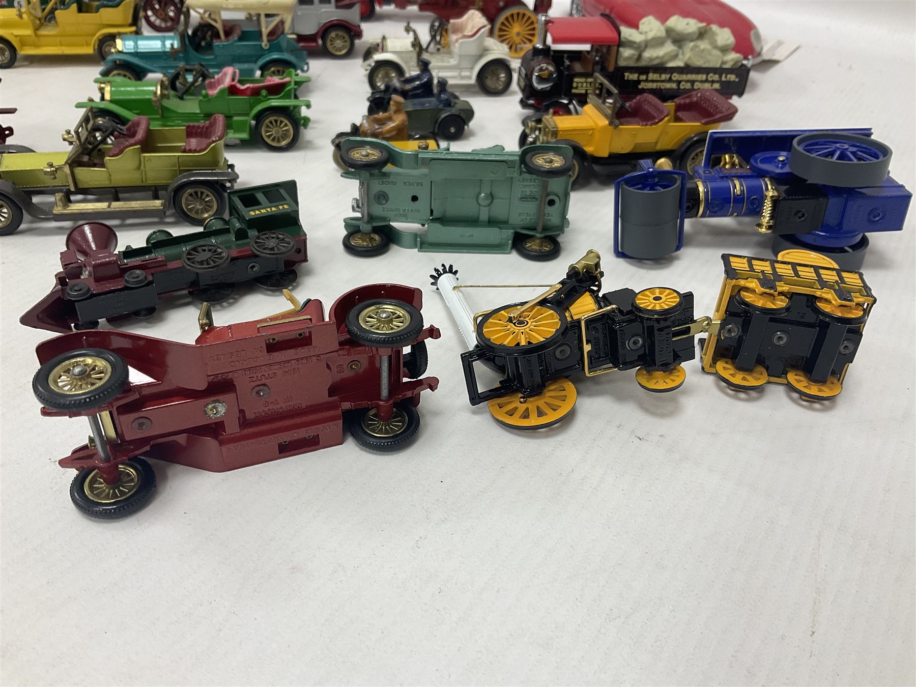 Approximately twenty eight die-cast scale model cars to include Corgi Chitty Chitty Bang Bang with t - Image 5 of 23