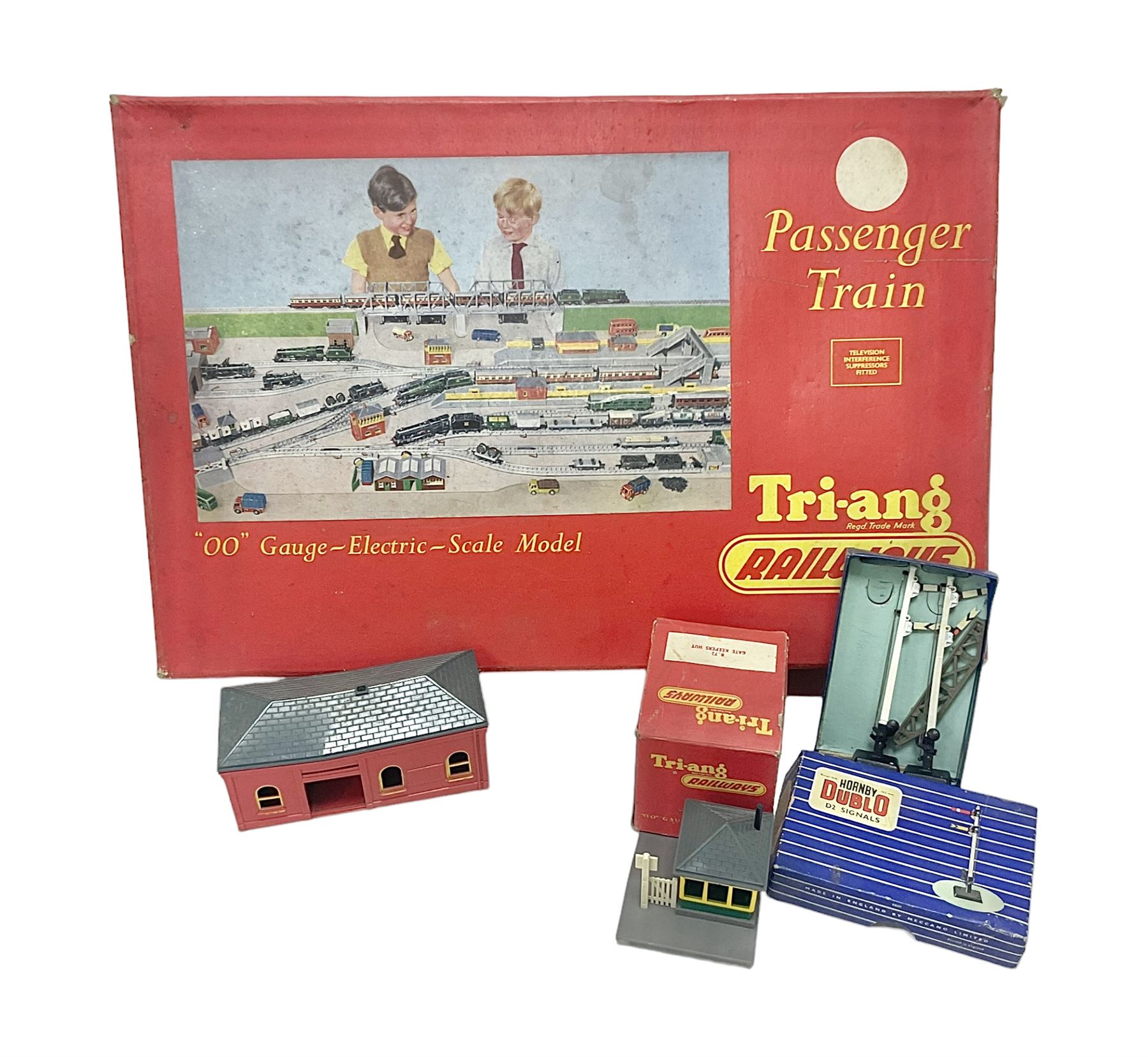 Tr-Ang ‘00’ gauge - RO Electric Passenger Set