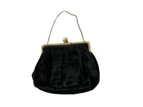 Early 20th century velvet purse with faux pearl clasp
