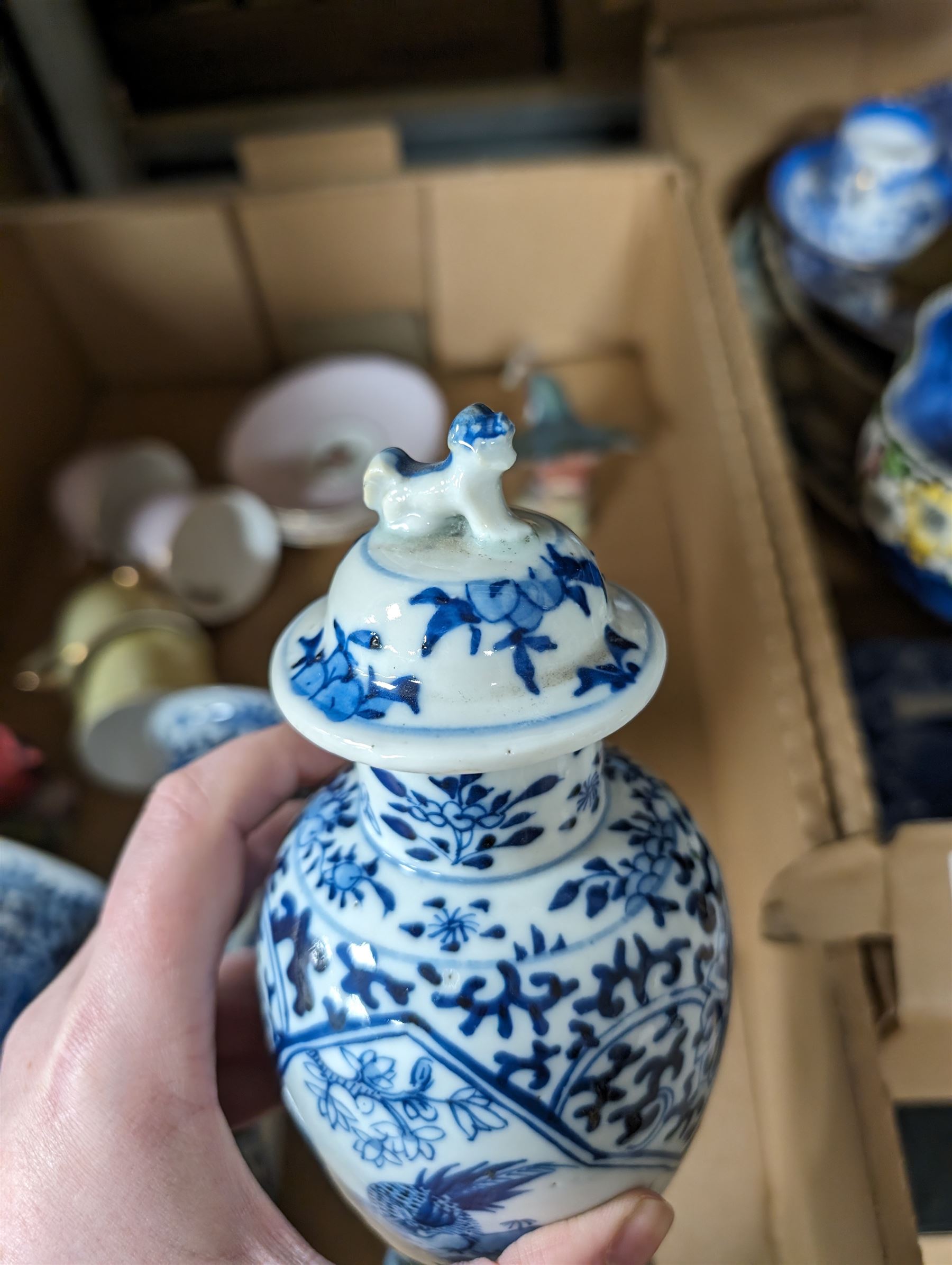 Pair of blue and white vases - Image 4 of 10