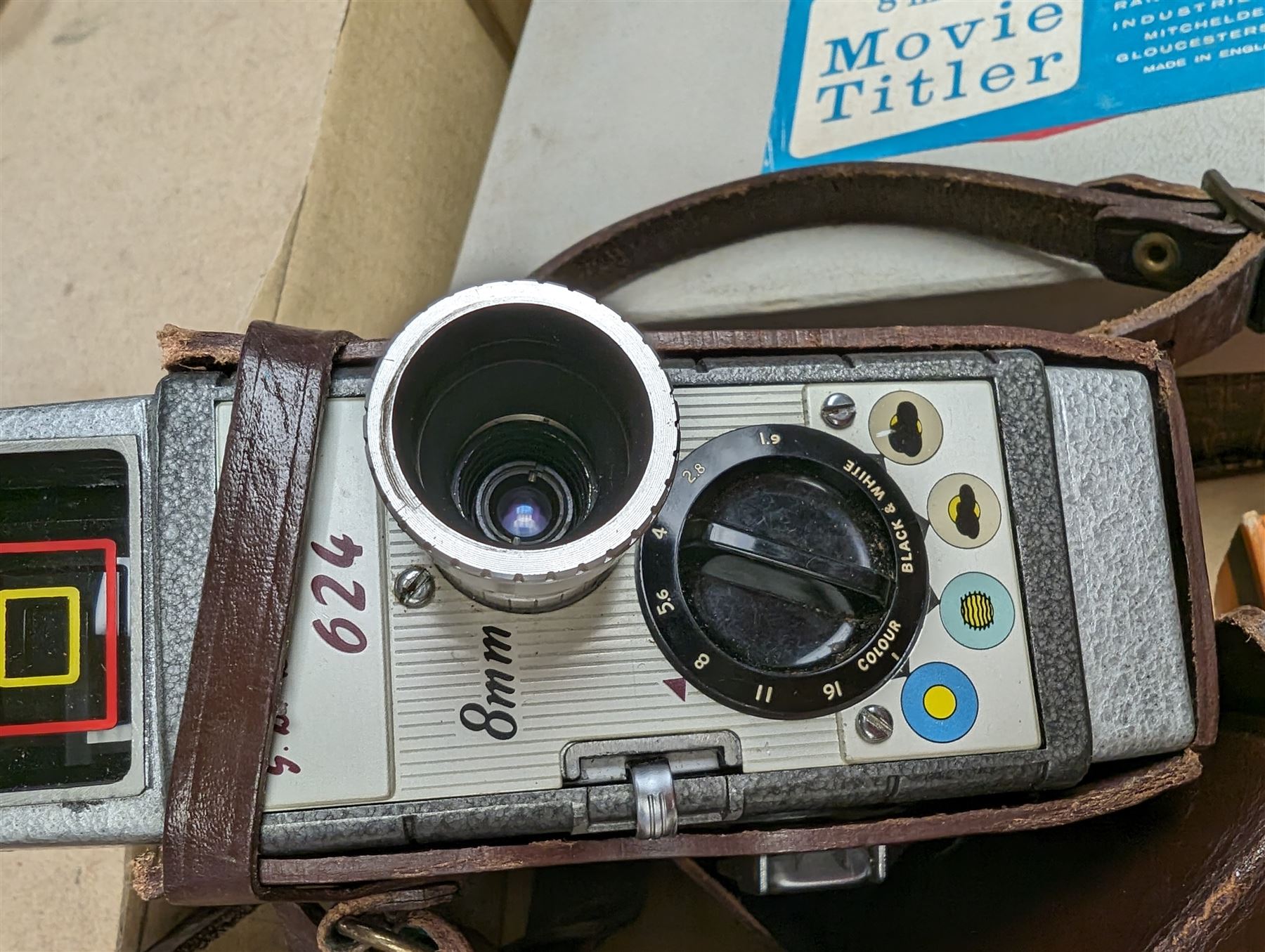 Bell & Howell cine camera model 624 - Image 2 of 4