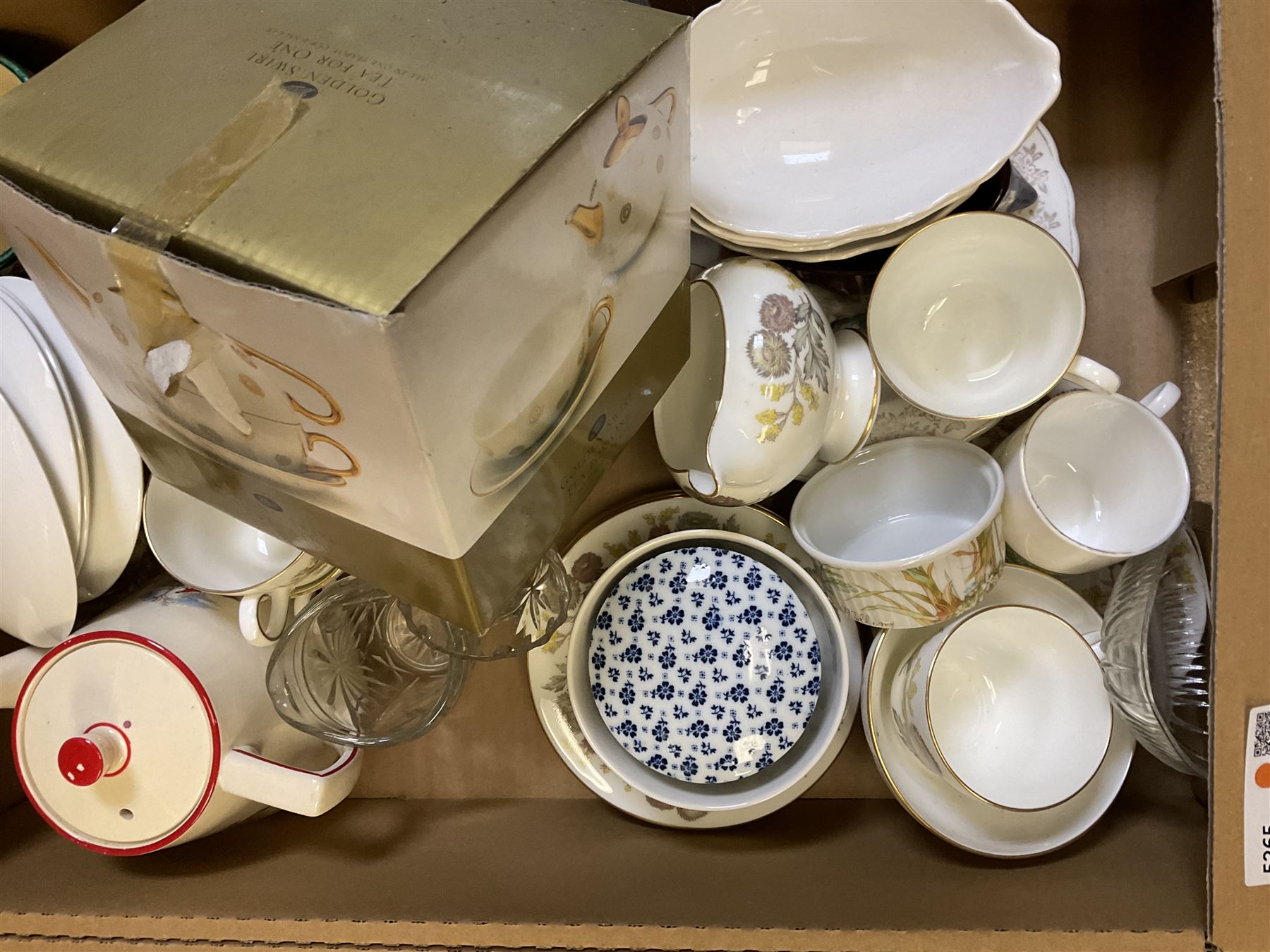 Collection of ceramics including Wedgwood Lichfield pattern dinnerwares - Image 3 of 5