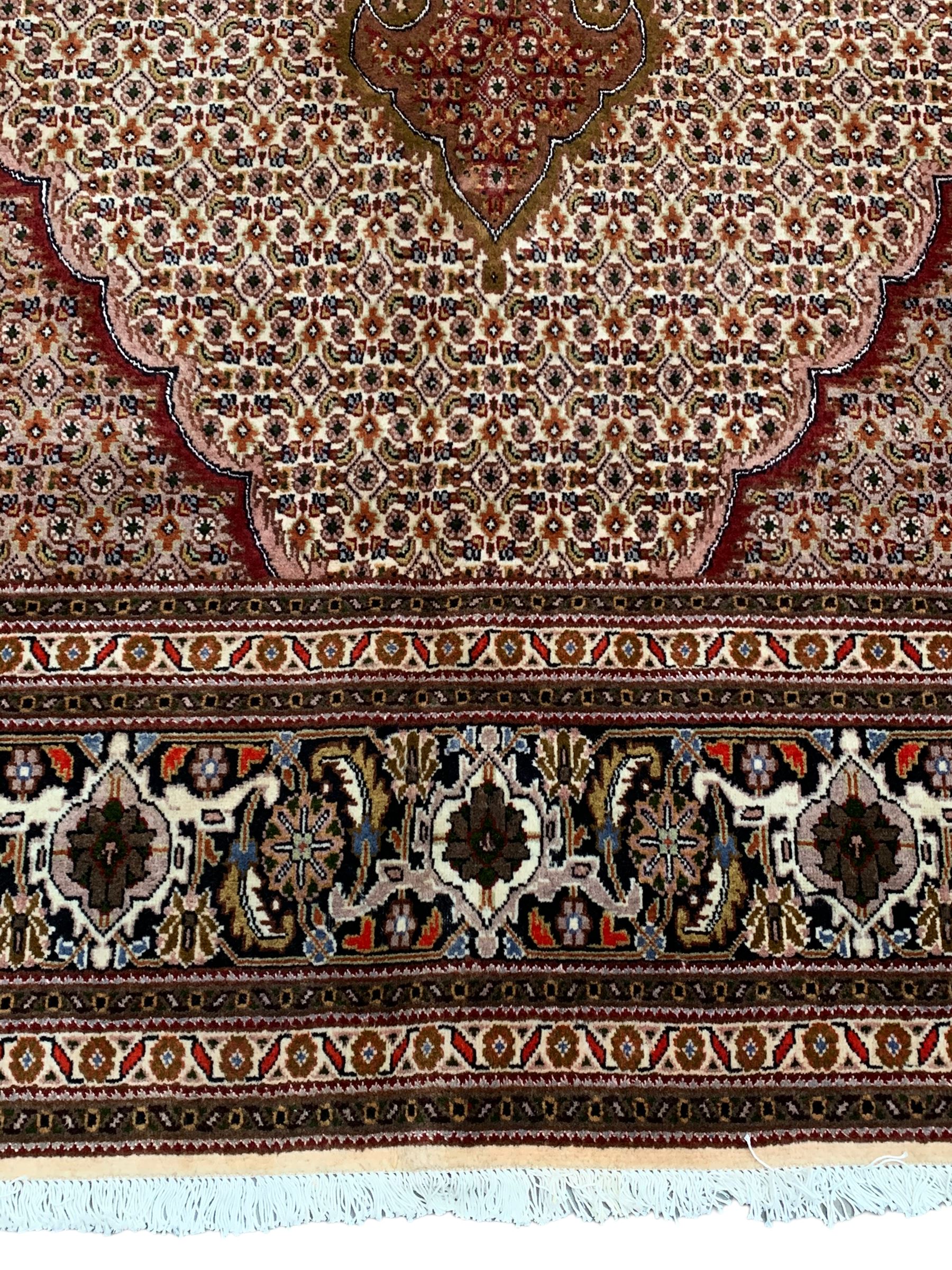 Persian Bidjar peach ground rug - Image 4 of 9