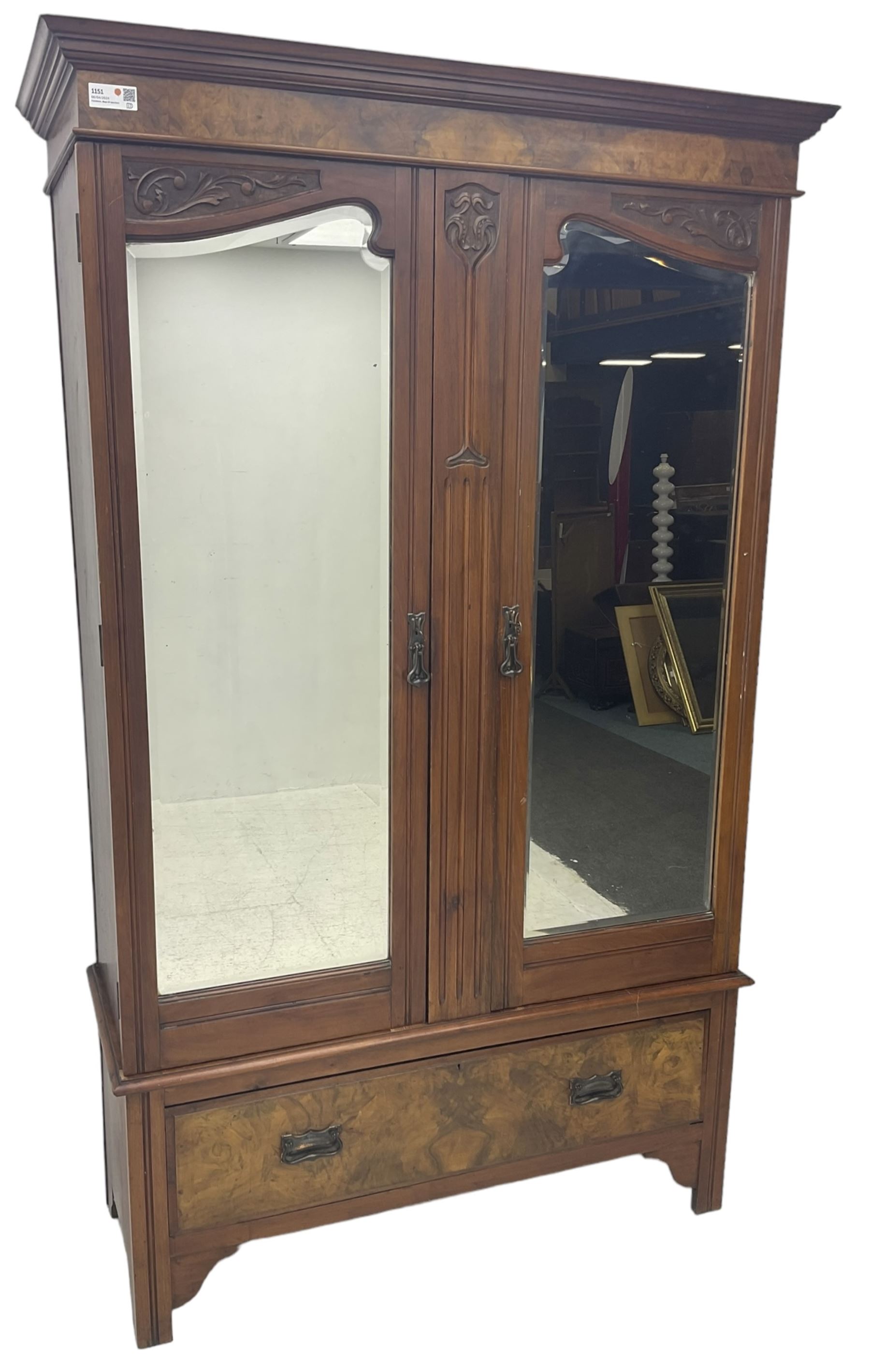 Edwardian figured walnut double wardrobe - Image 3 of 7