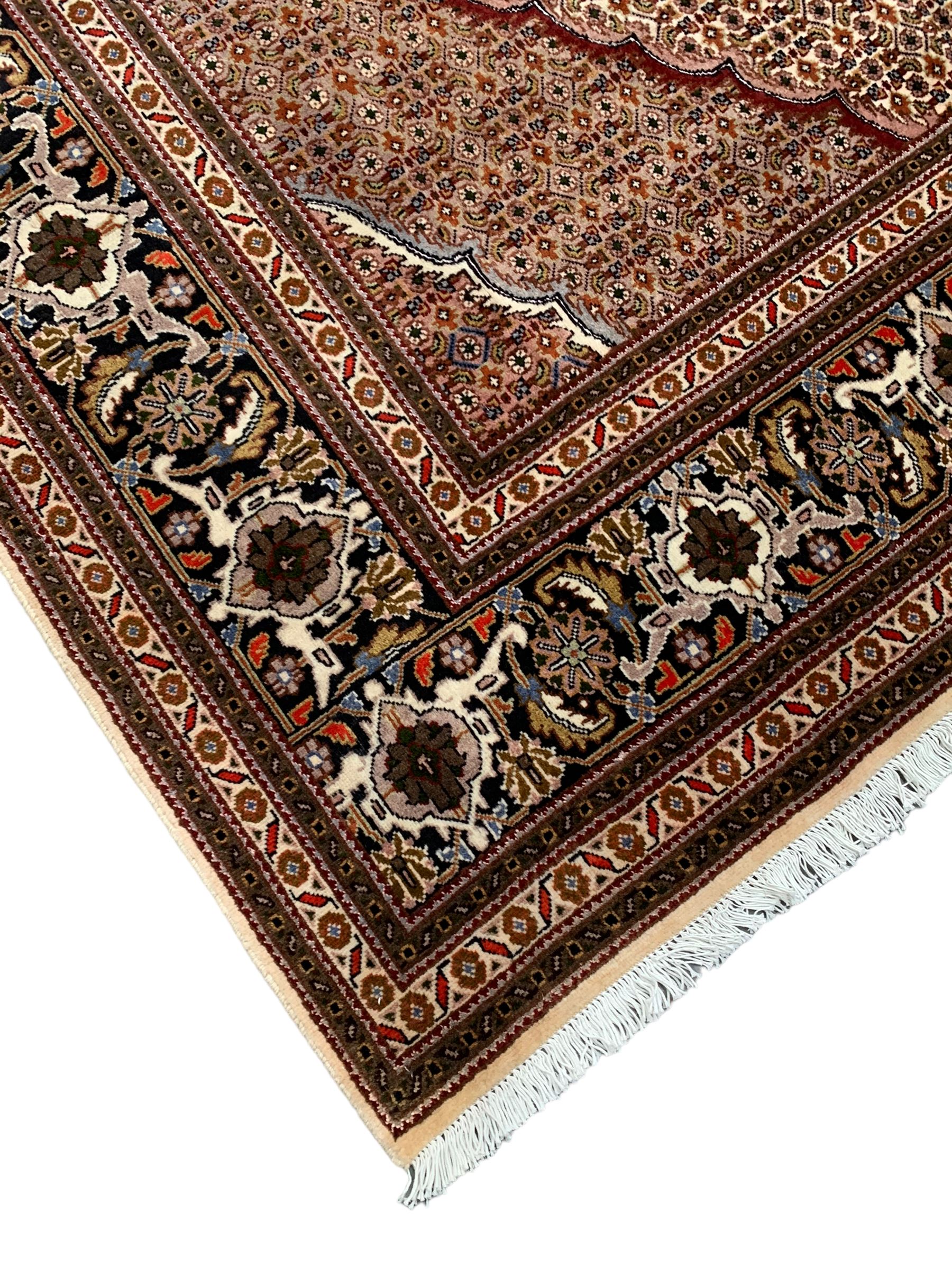 Persian Bidjar peach ground rug - Image 2 of 9