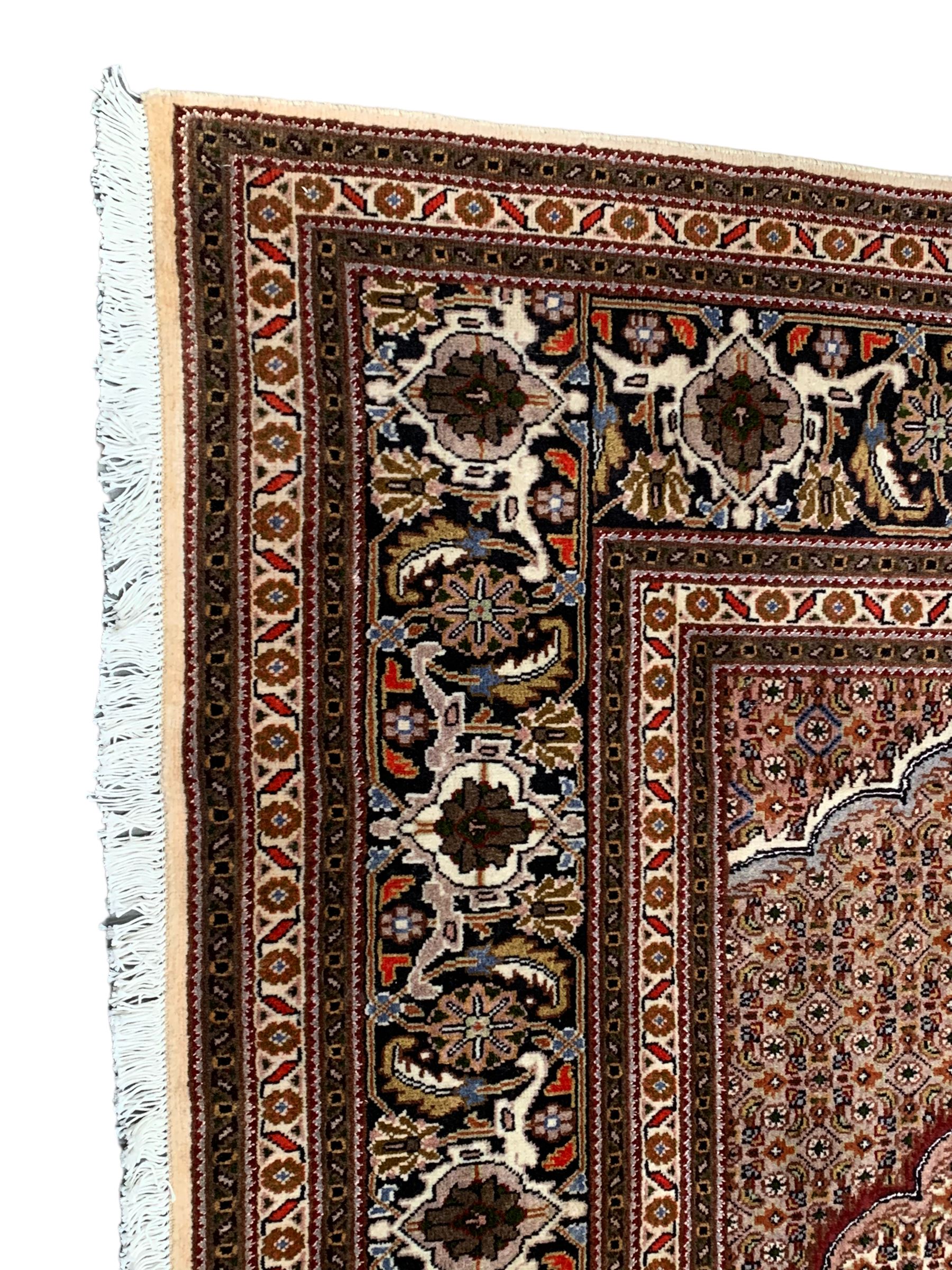 Persian Bidjar peach ground rug - Image 3 of 9