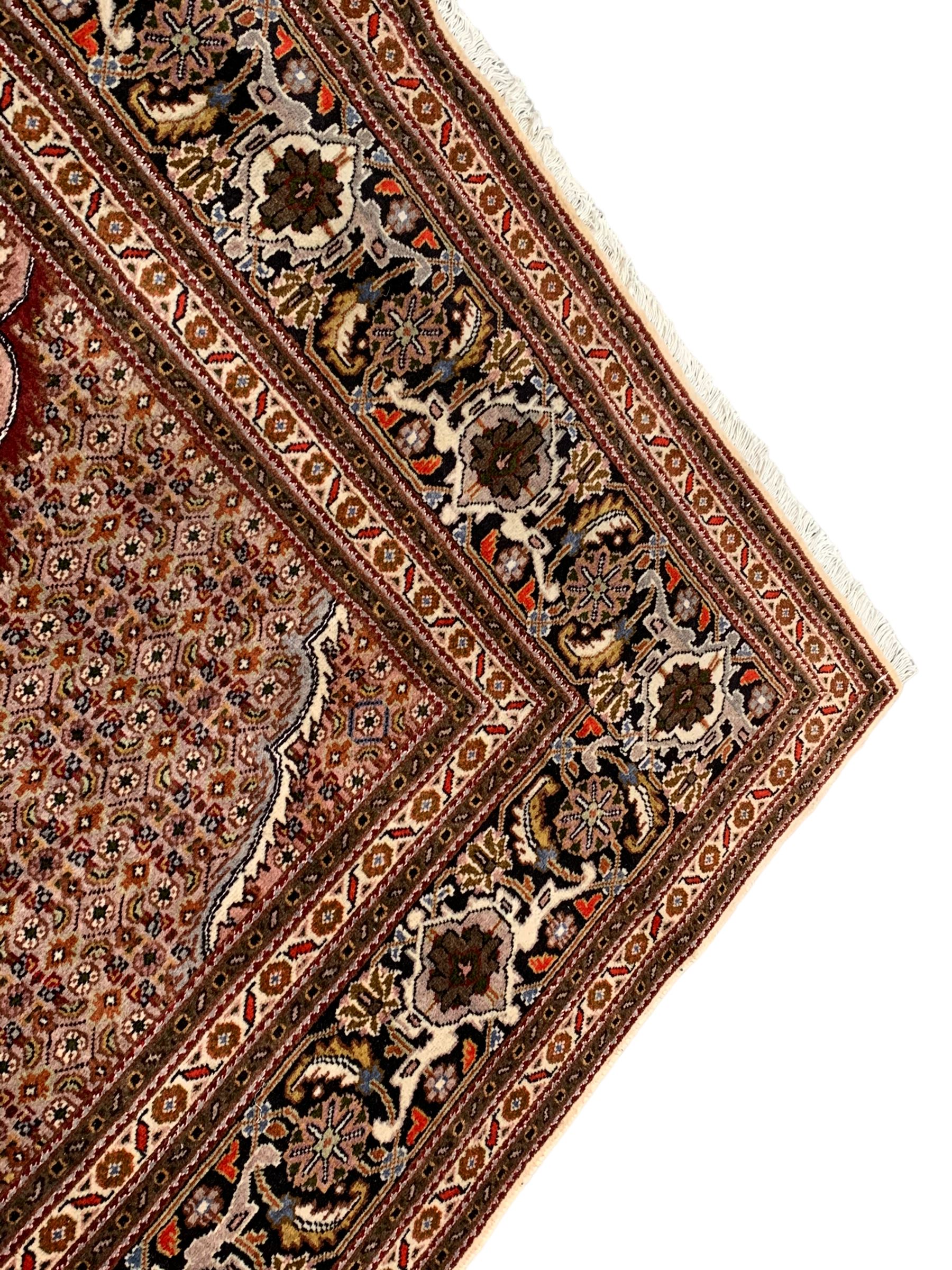 Persian Bidjar peach ground rug - Image 9 of 9