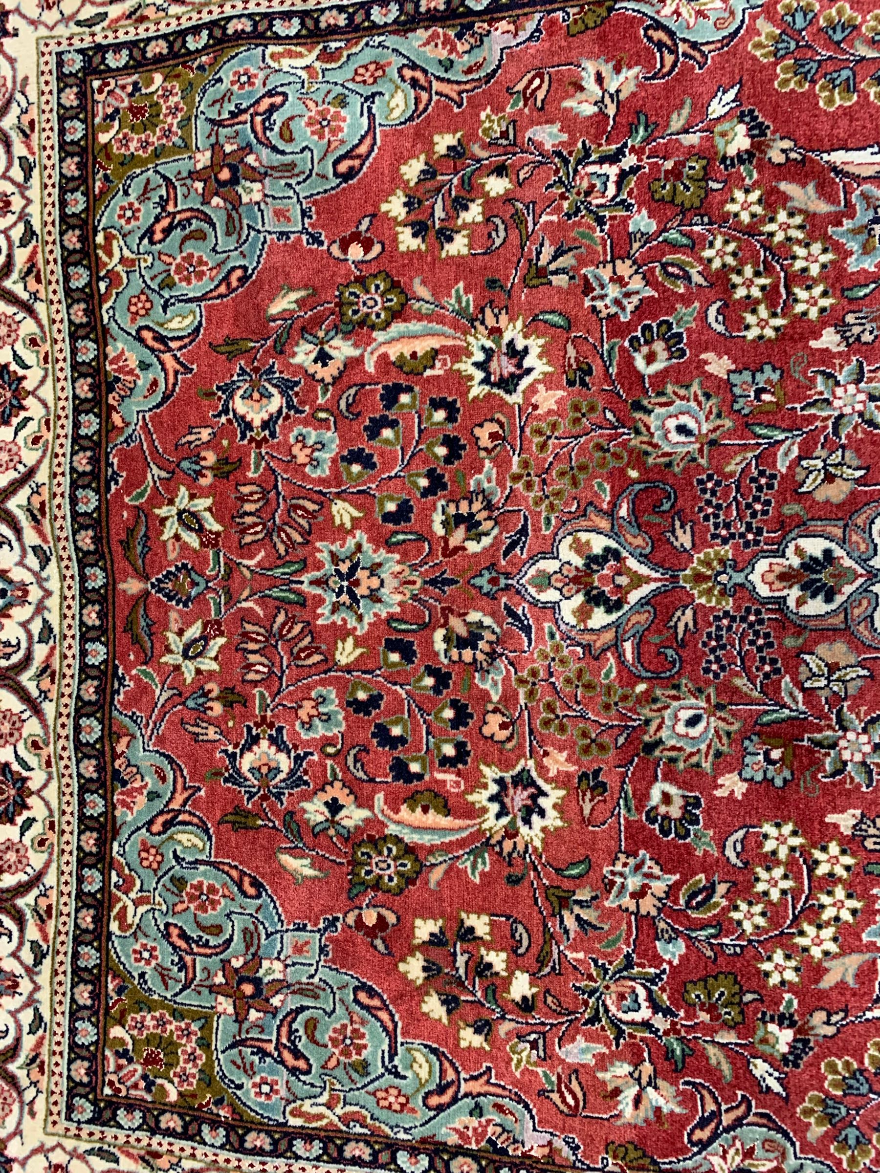 Small Persian Kashan crimson ground rug - Image 6 of 8