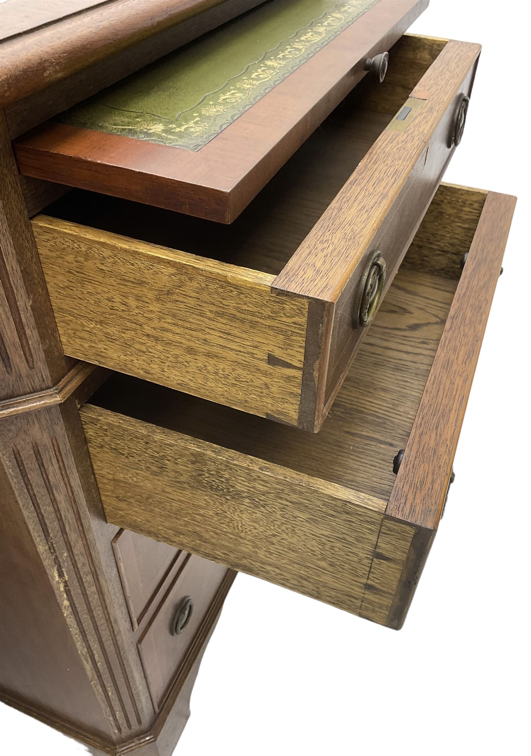 Mid -20th century Georgian design mahogany twin pedestal desk - Image 7 of 7