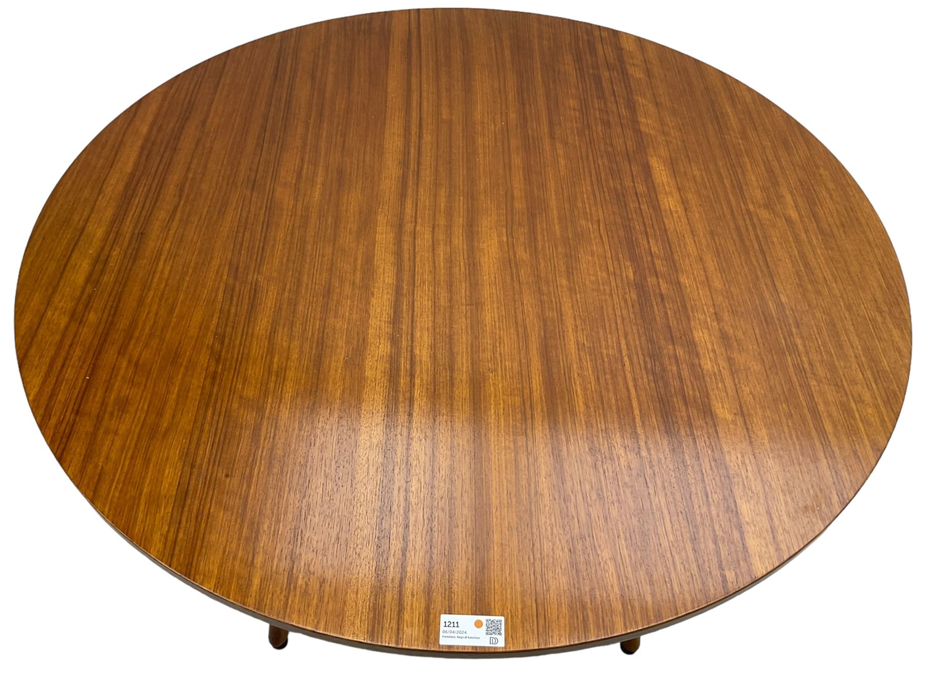 Mid-20th century circa. 1960s teak dining table - Image 2 of 4