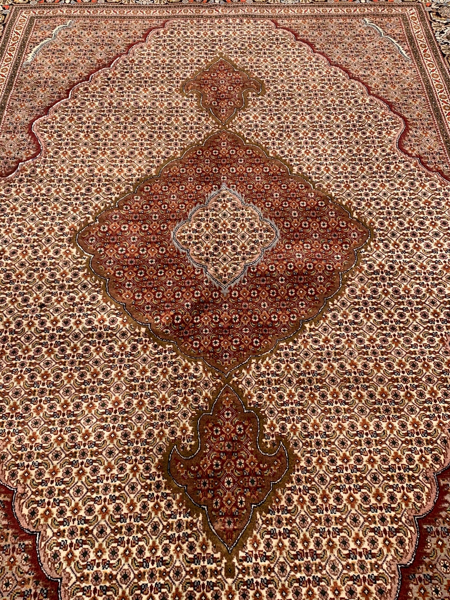 Persian Bidjar peach ground rug - Image 6 of 9