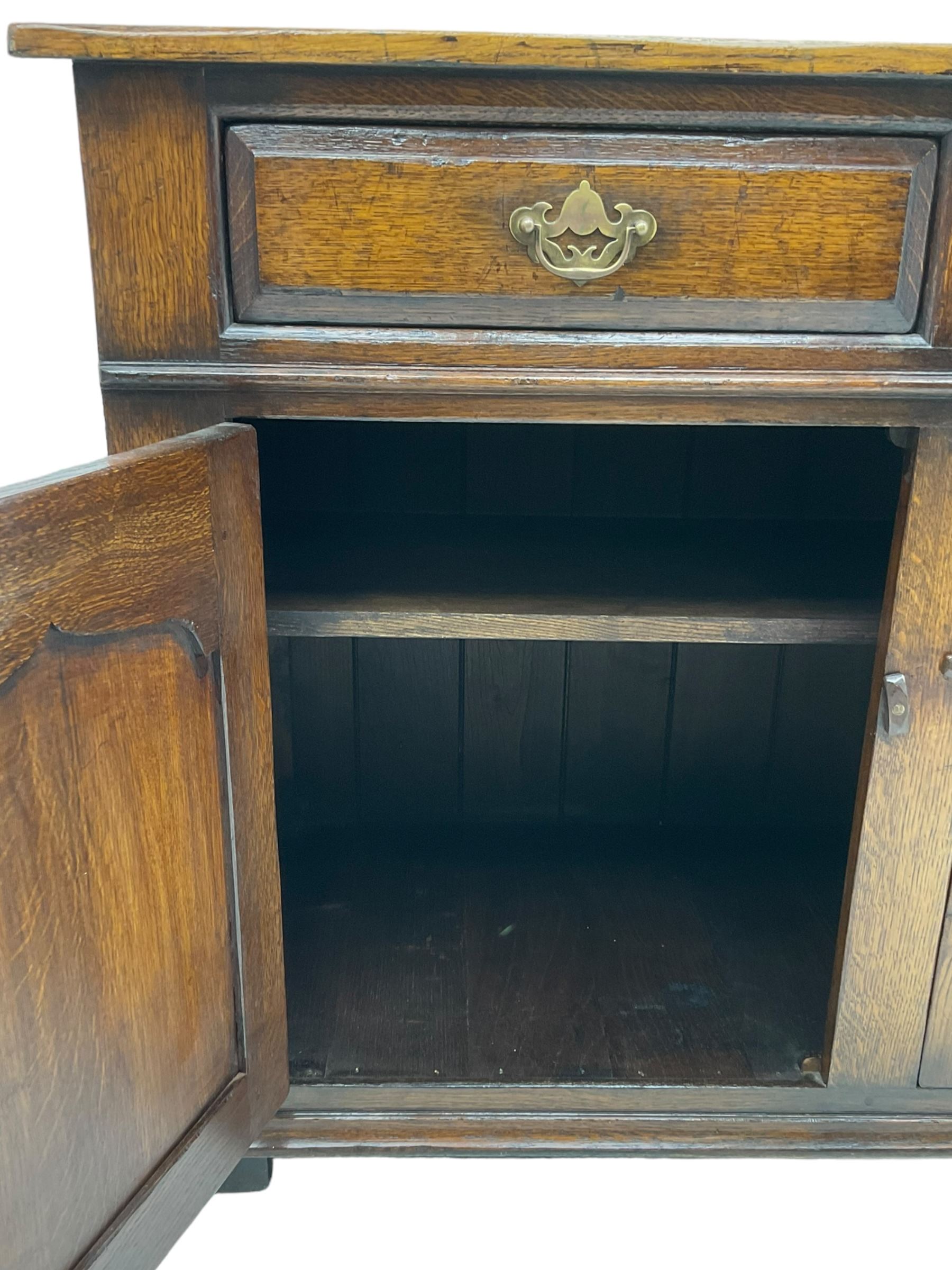 Titchmarsh & Goodwin - traditional oak dresser base - Image 7 of 9