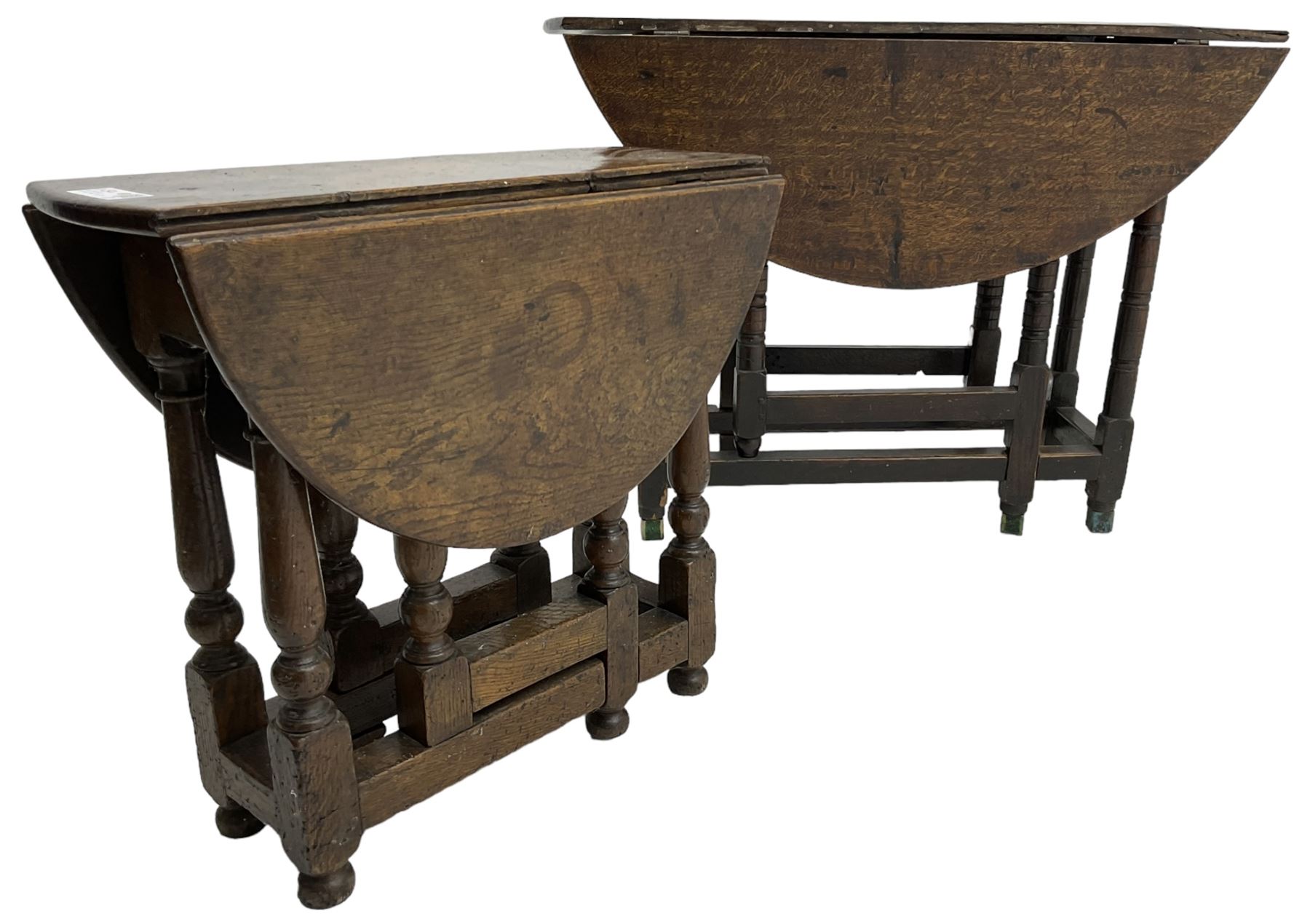 Small 18th century design oak drop-leaf gateleg table (61cm x 76cm - Image 4 of 5