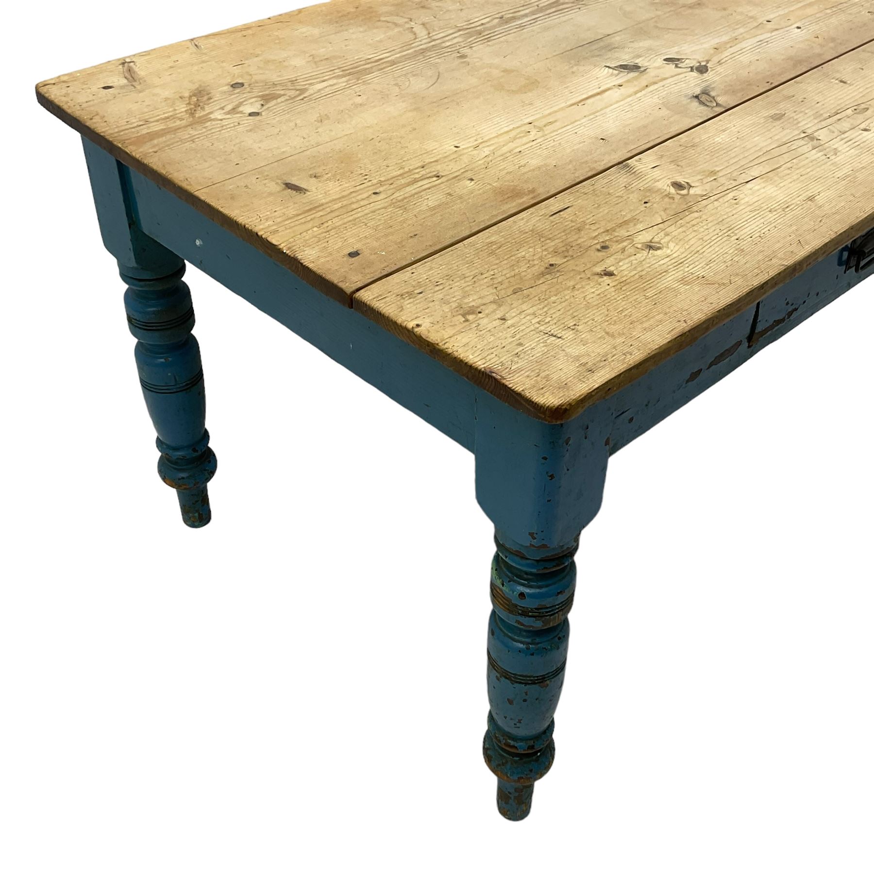 Victorian rustic painted pine kitchen table - Image 4 of 6