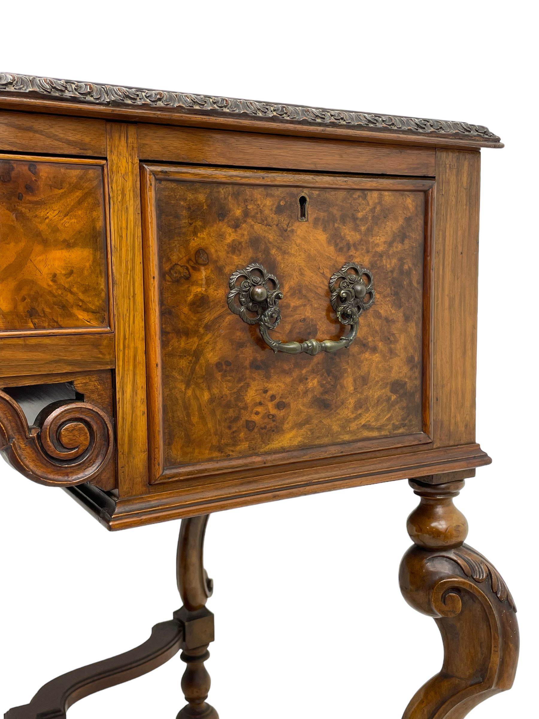 20th century figured walnut writing table - Image 5 of 12