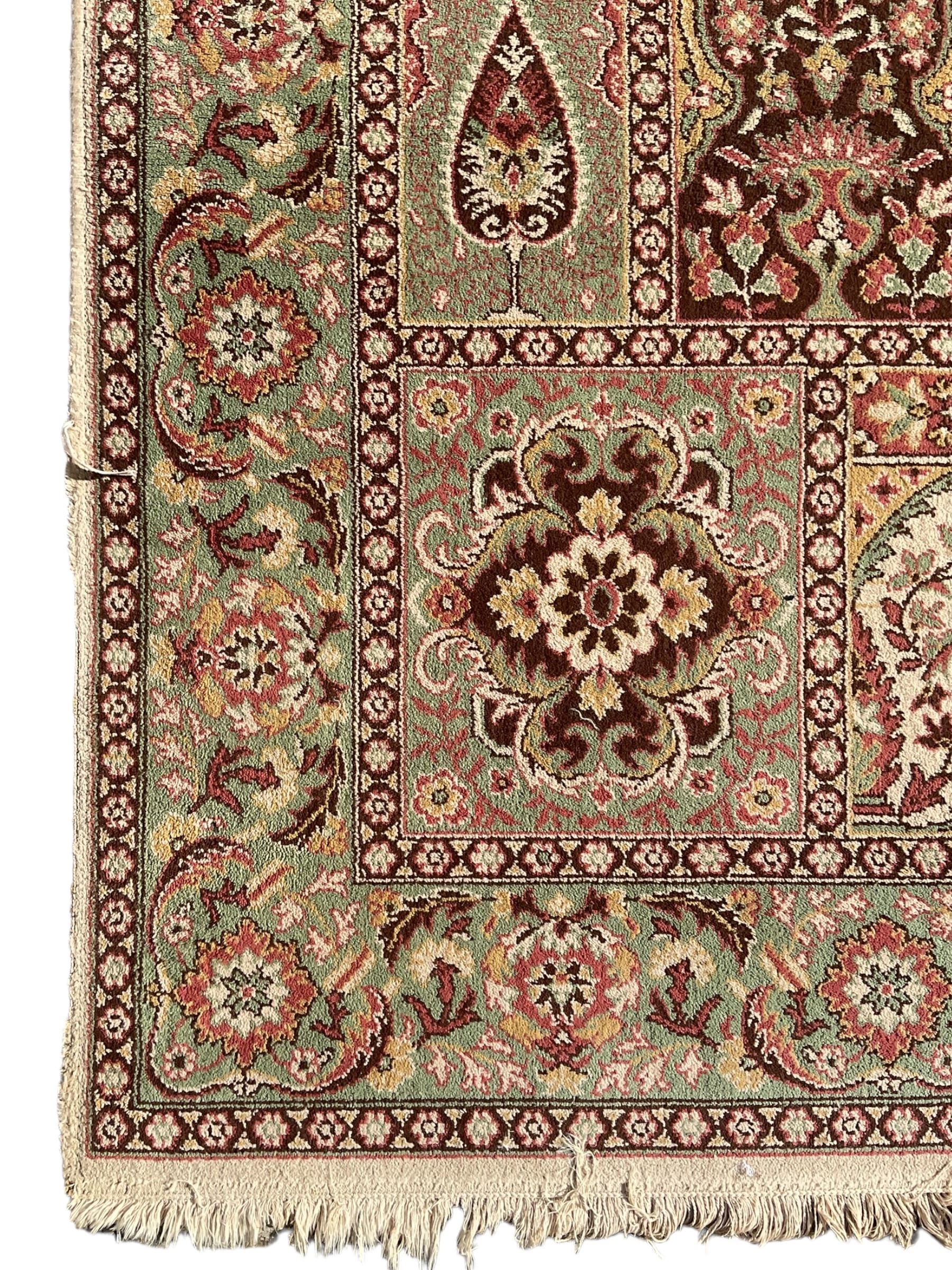 Persian design rug - Image 2 of 5