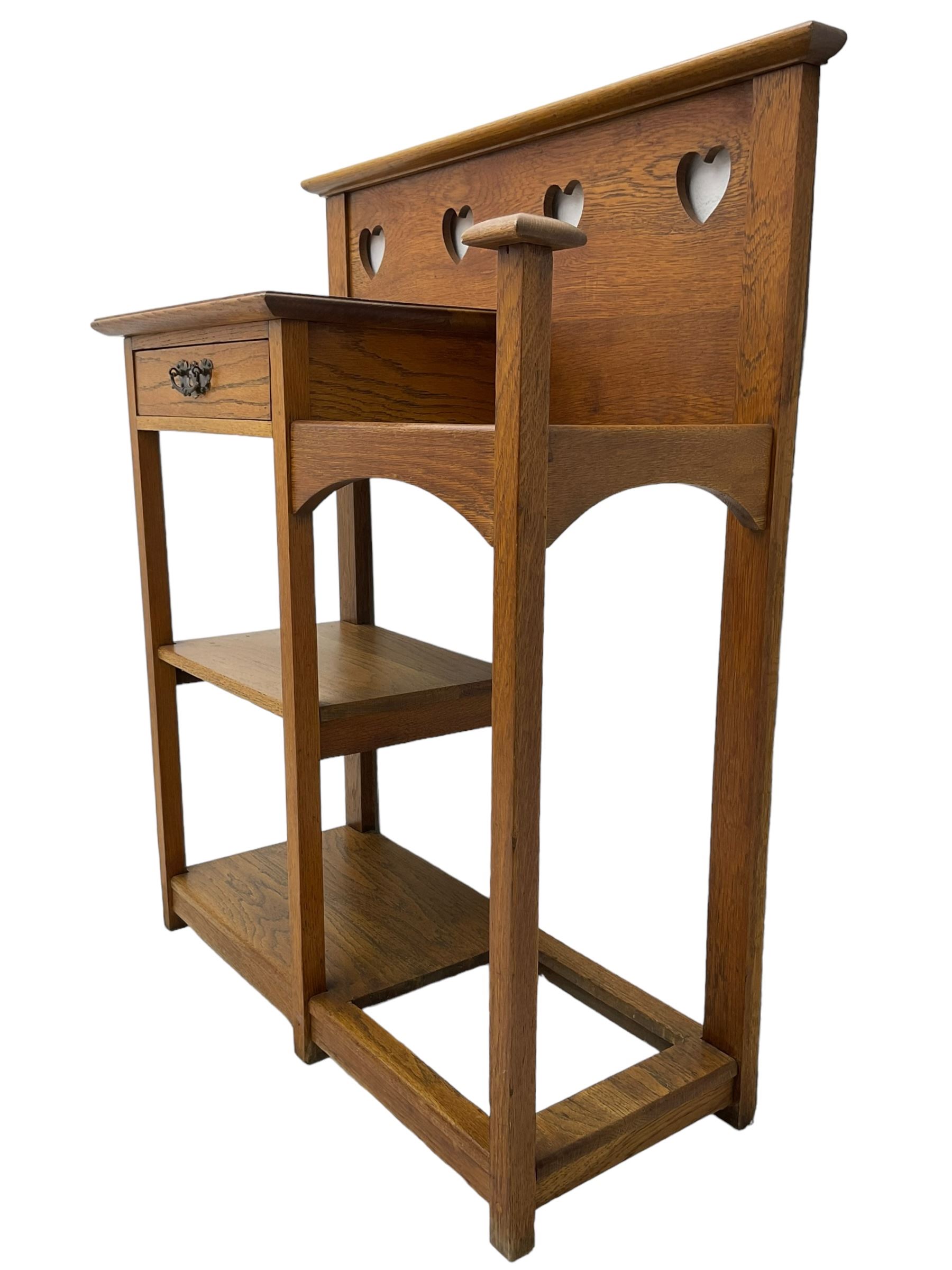 Arts and Crafts period golden oak hallstand - Image 2 of 8