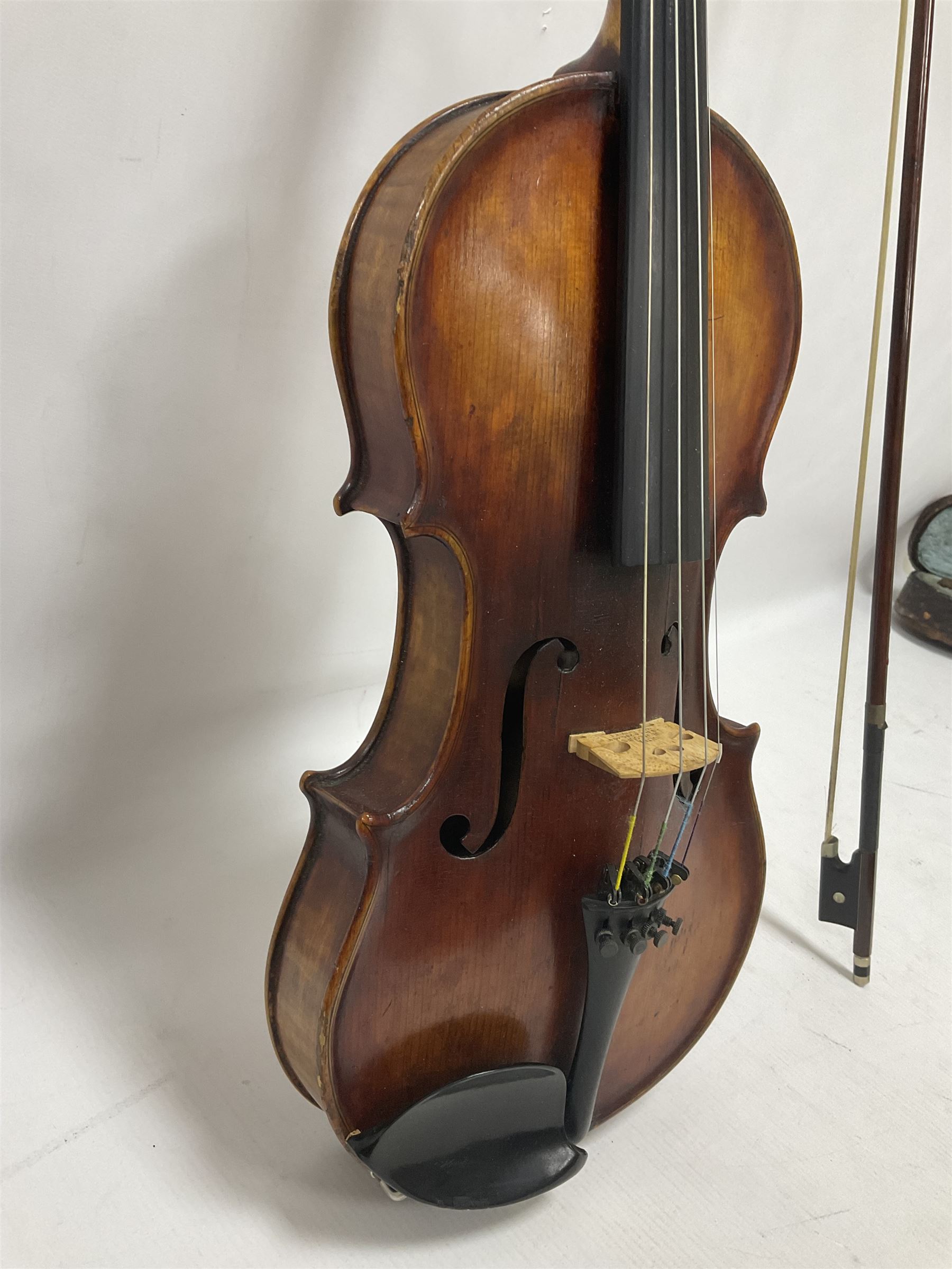 Full size violin and bow - Image 13 of 22