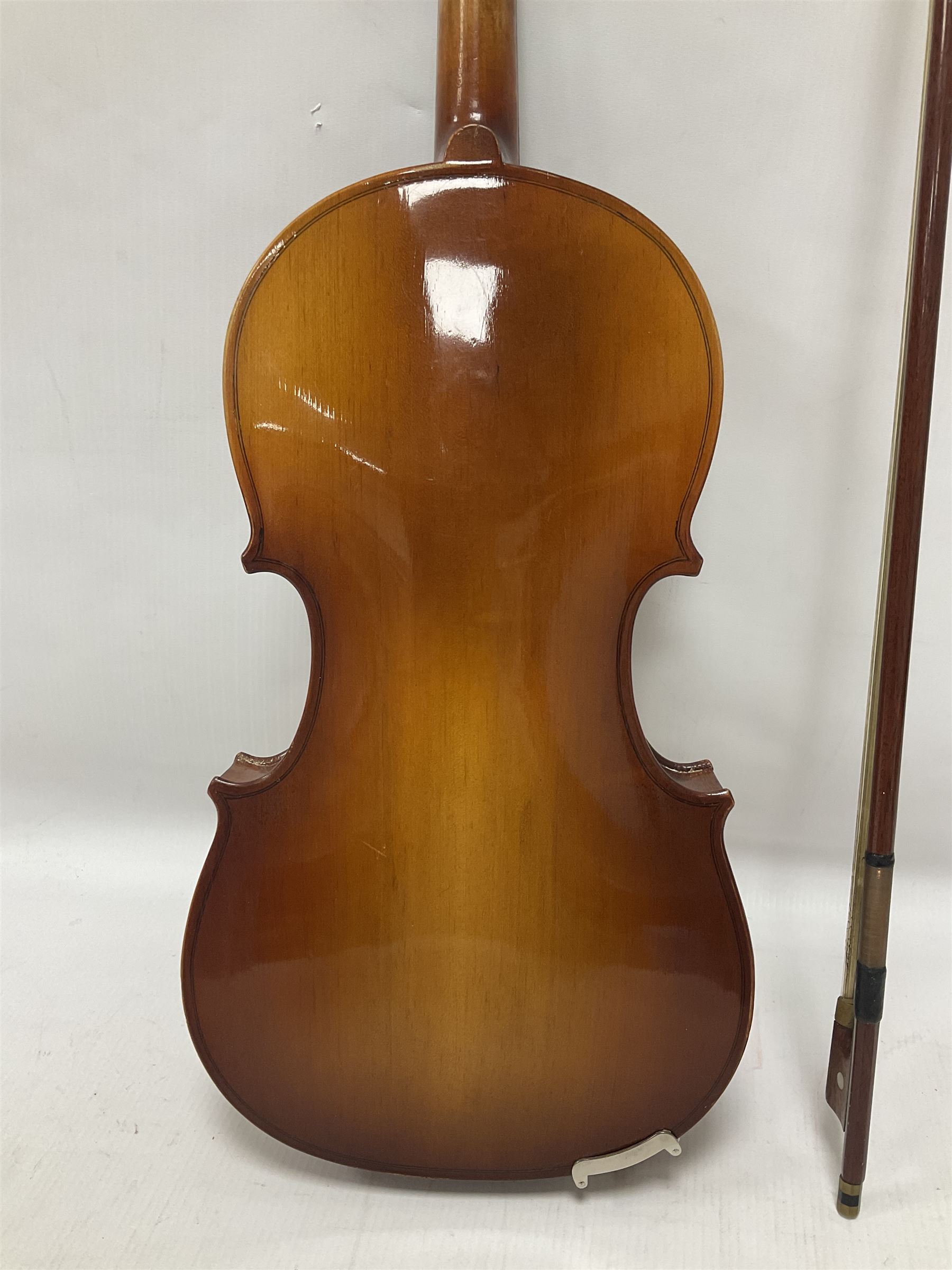 Full size violin with a maple back and ribs - Image 14 of 21