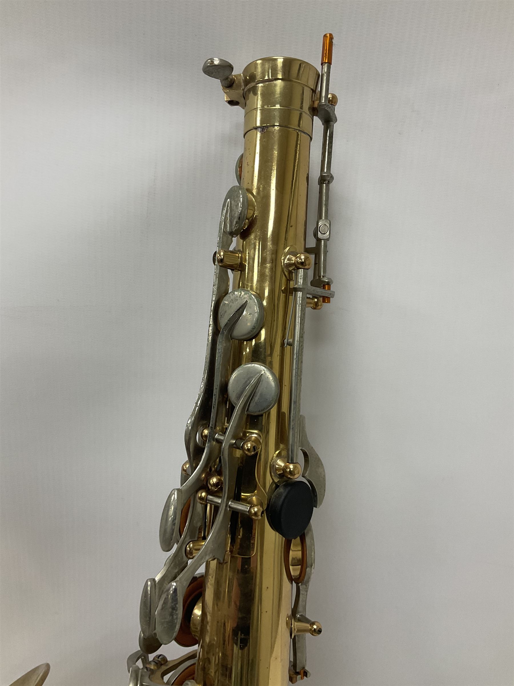 Earlham Tenor saxophone with mouthpiece in a fitted velvet lined hard case - Image 24 of 26