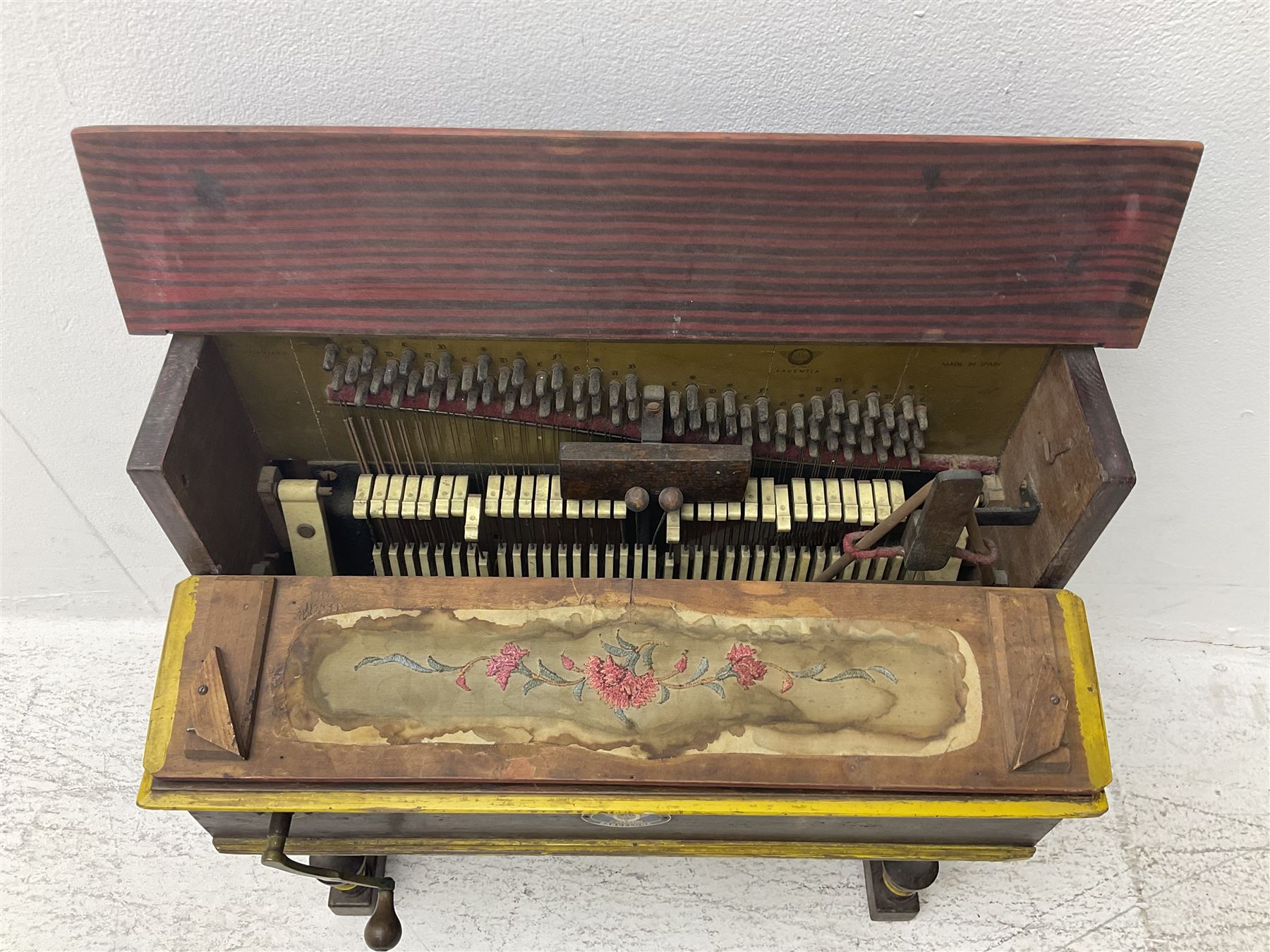 Faventia Half size miniature Spanish barrel piano with a 40cm cylinder playing tunes on a 37 note mo - Image 4 of 15