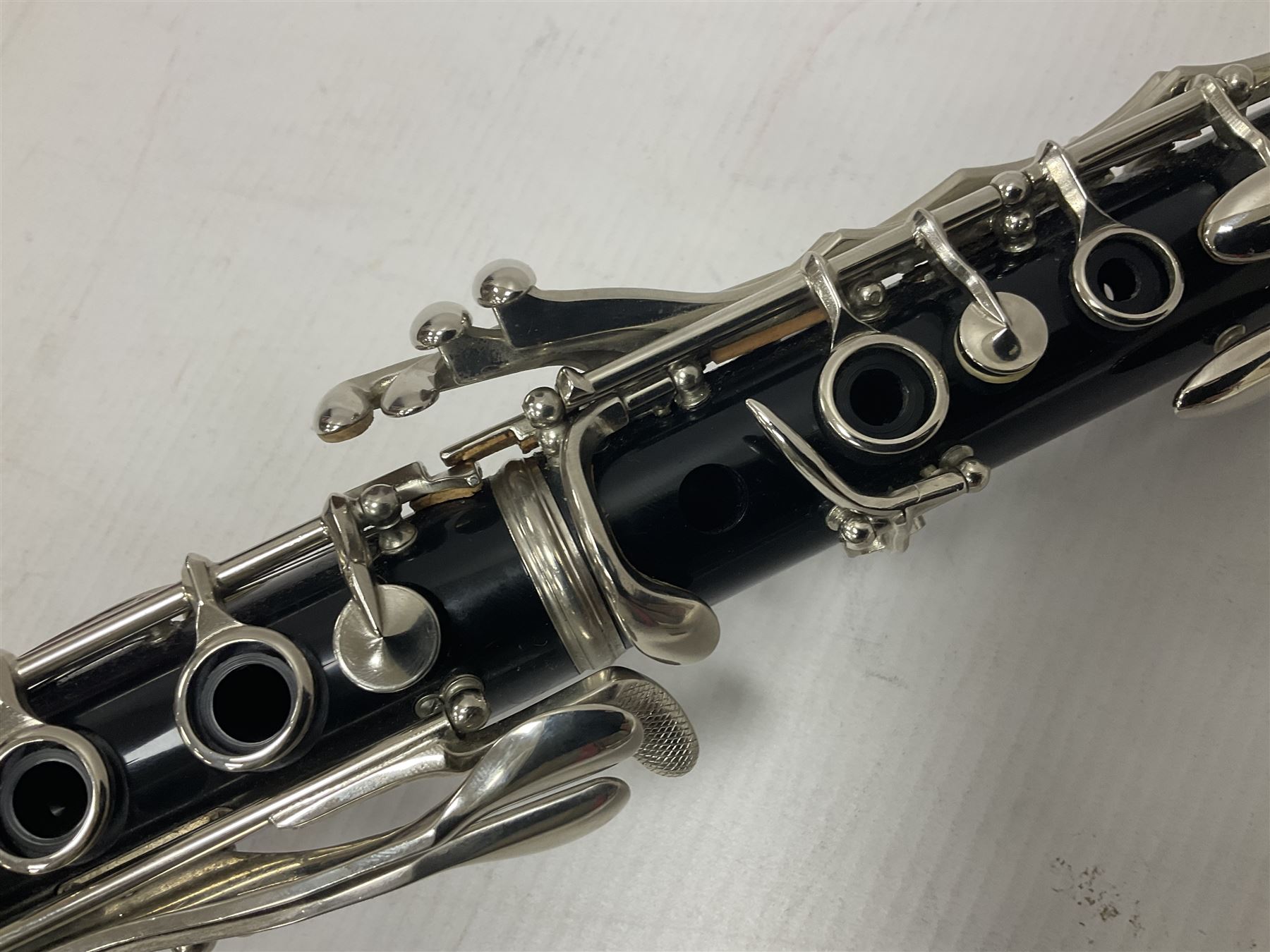 Boosey & Hawkes Regent B flat clarinet and accessories in a velvet lined fitted case - Image 10 of 19