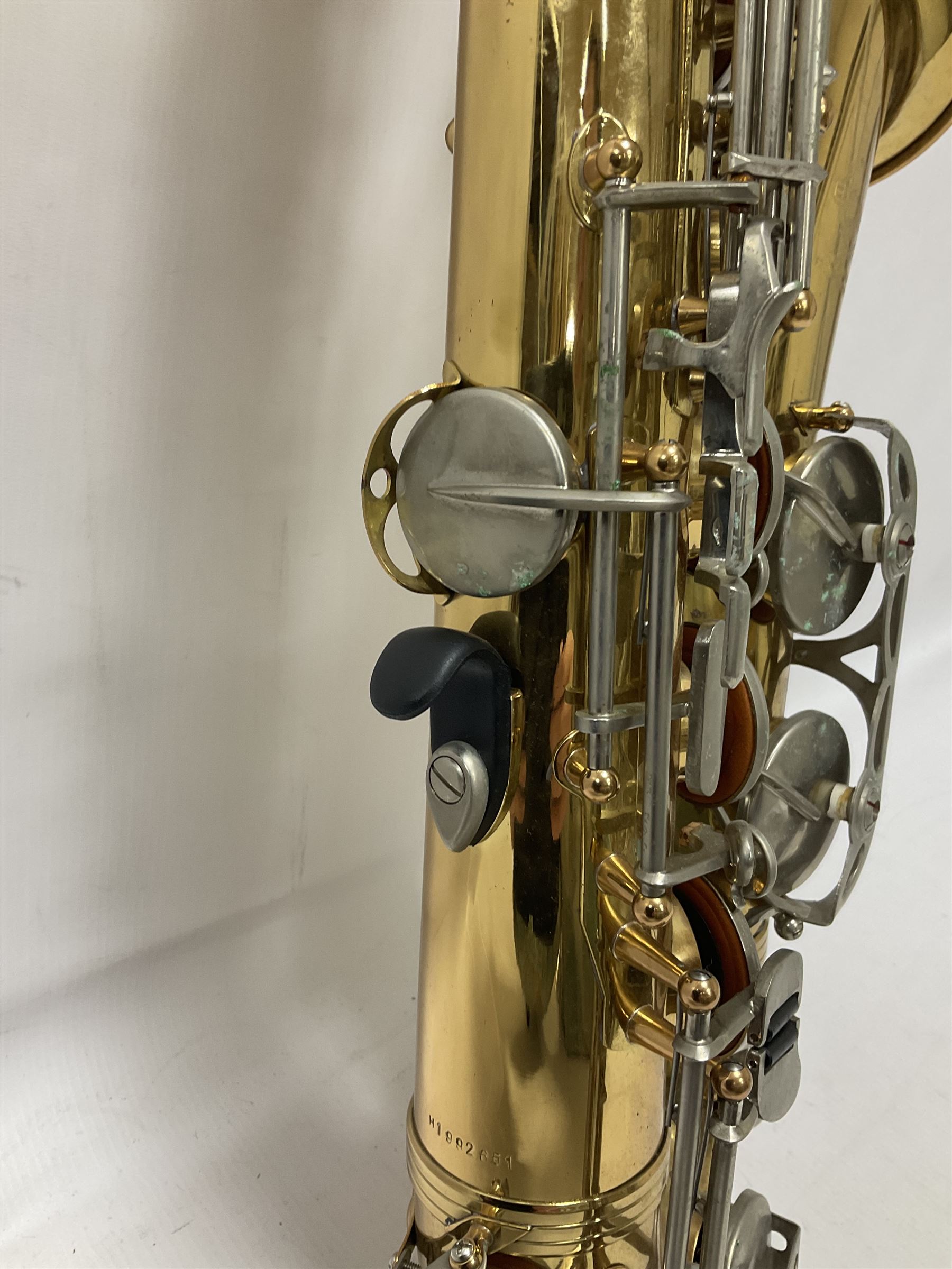 Earlham Tenor saxophone with mouthpiece in a fitted velvet lined hard case - Image 12 of 26