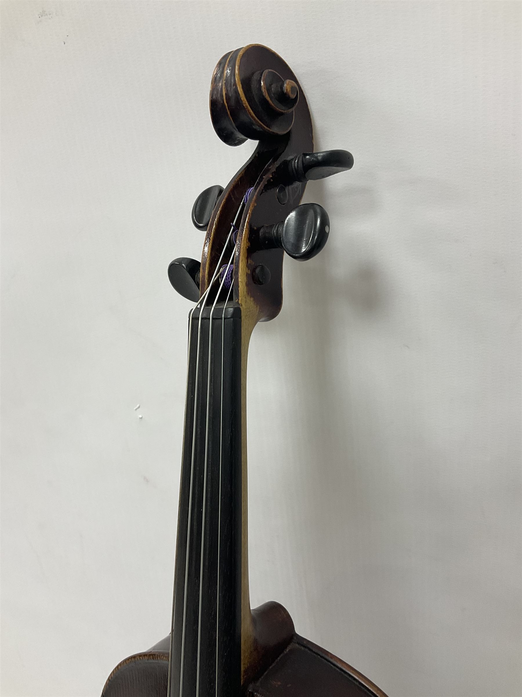 Neuner & Hornstiner early 20th century half size violin c1900 - Image 8 of 16
