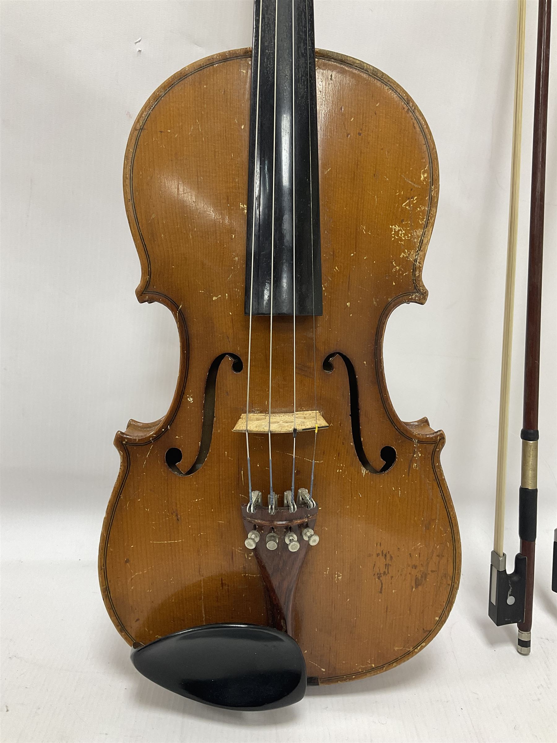 Full size Violin with a maple back and spruce top - Image 3 of 18