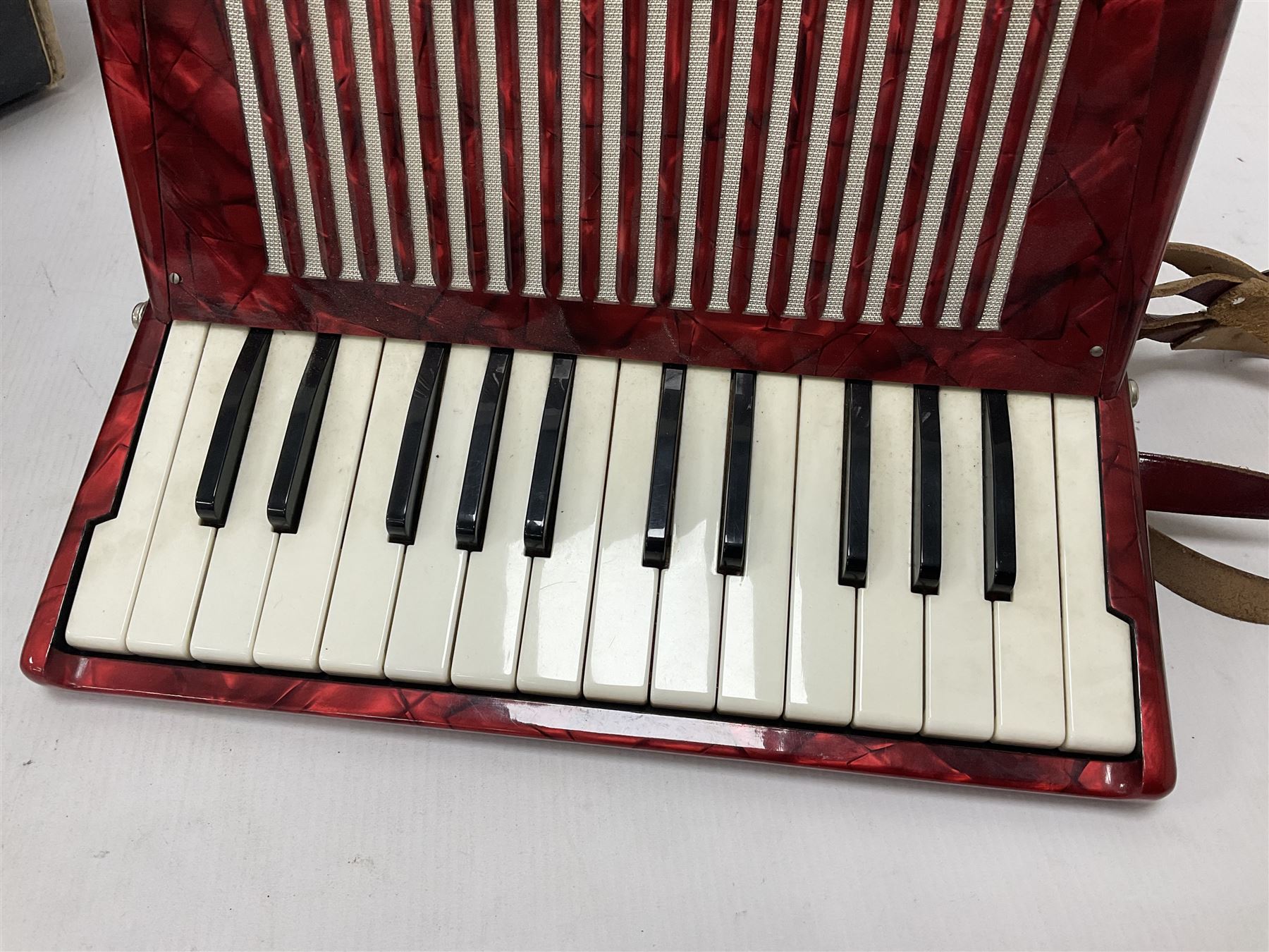 German Hohner student II compact accordion with 26 keys and 12 bass registers in a hard case With tu - Image 4 of 18