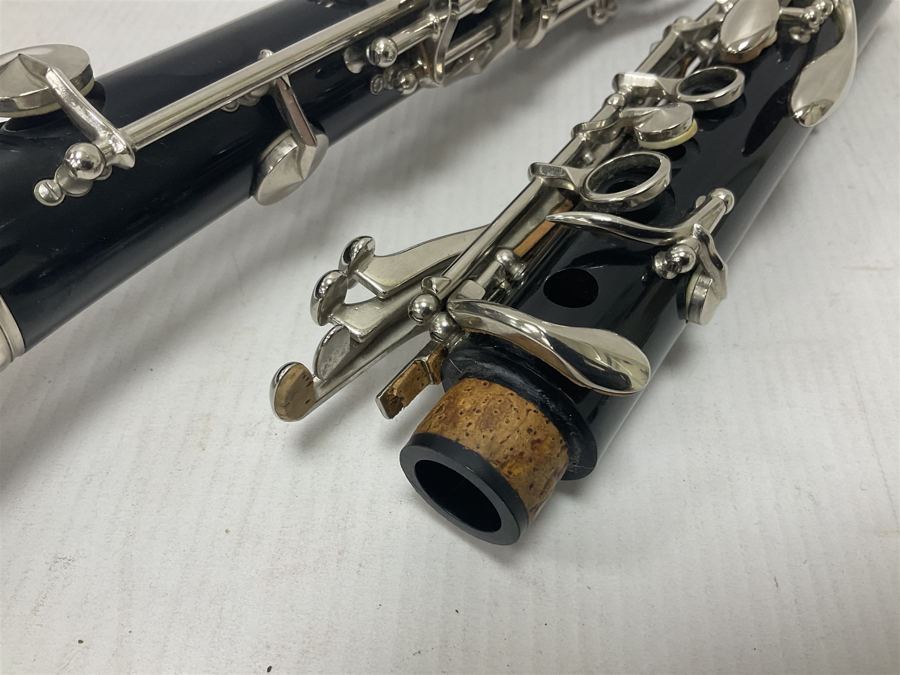 Boosey & Hawkes Regent B flat clarinet and accessories in a velvet lined fitted case - Image 13 of 19