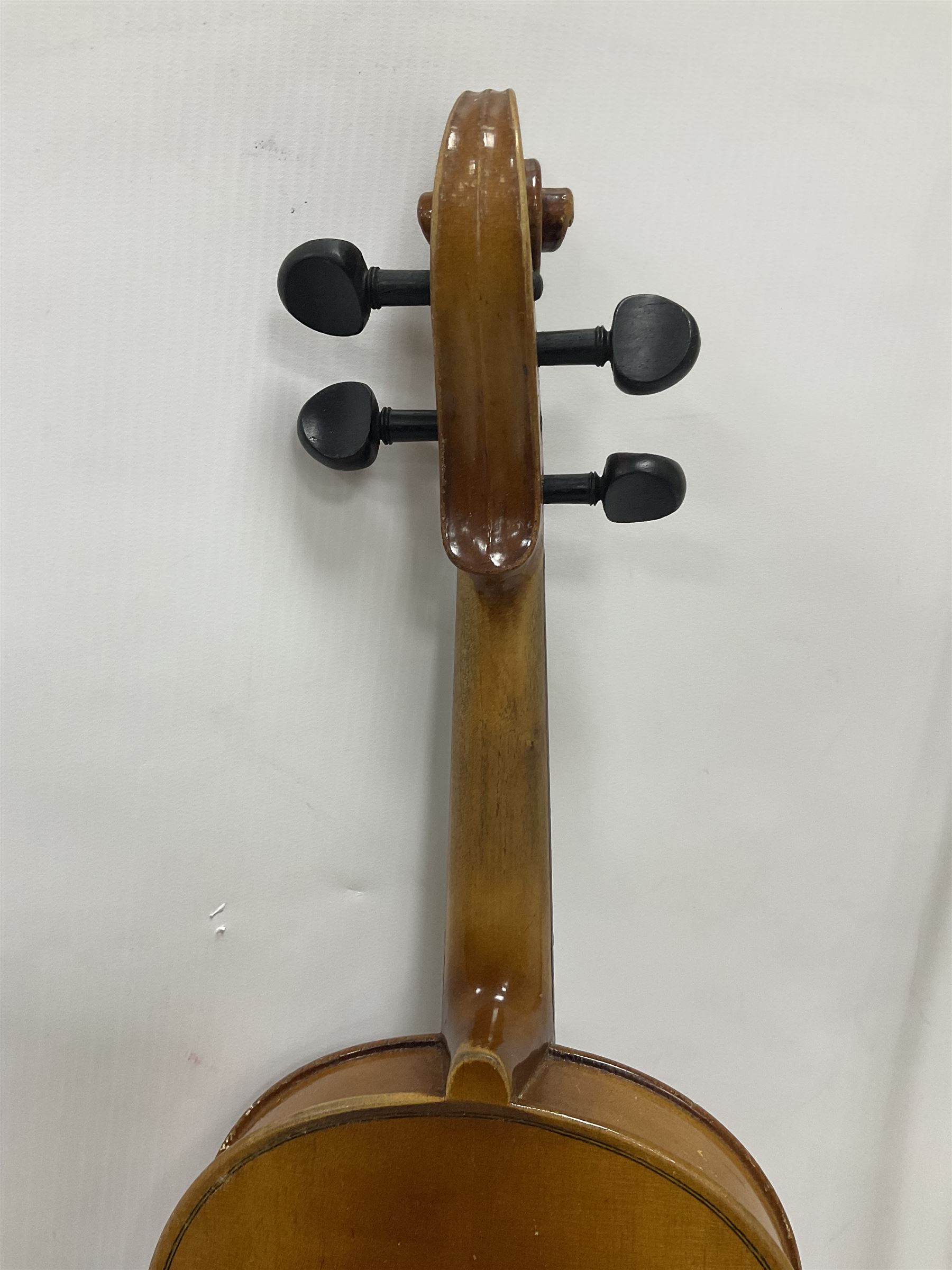 Full size Violin with a maple back and spruce top - Image 8 of 18
