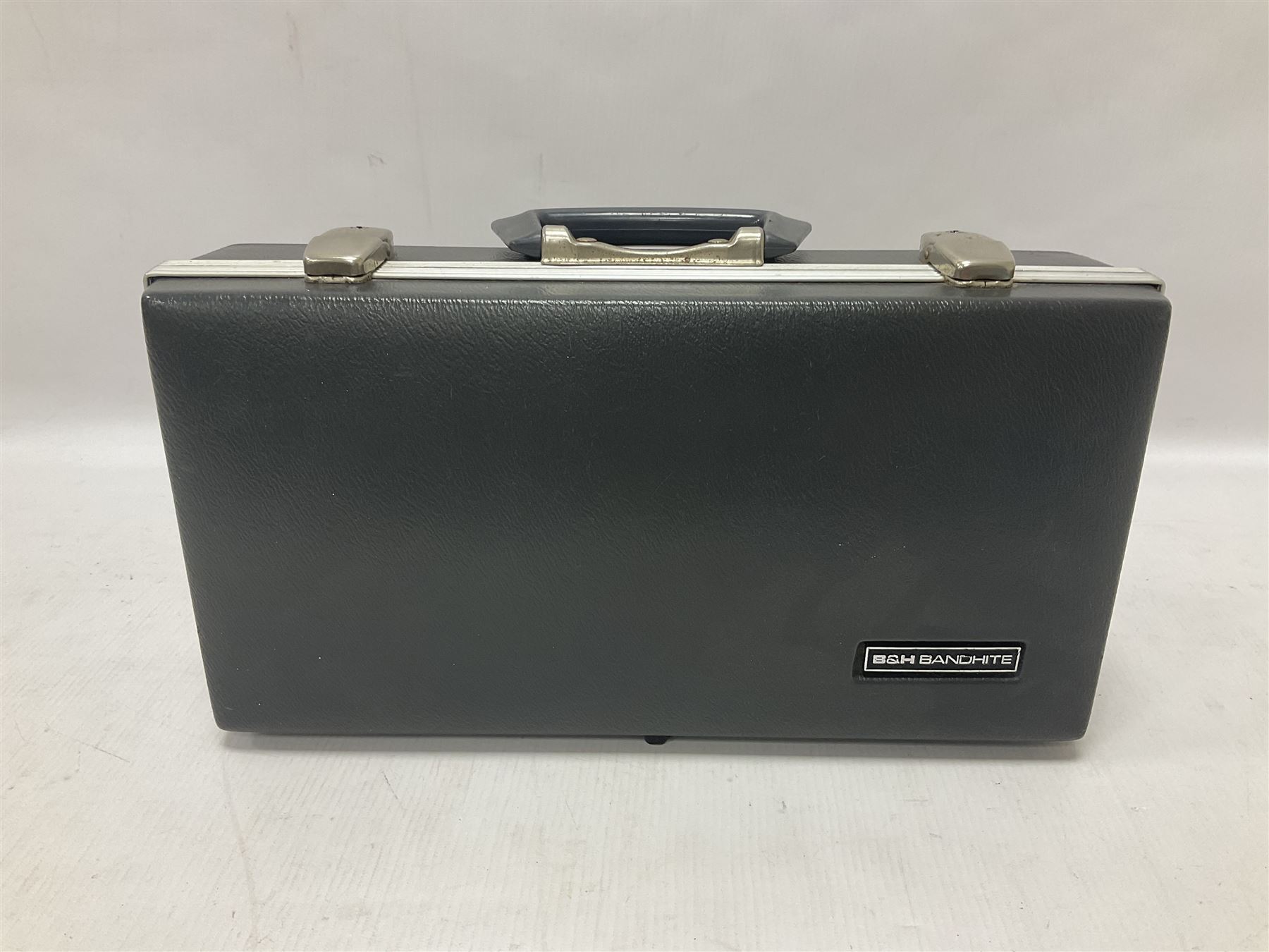Boosey & Hawkes Regent B flat clarinet and accessories in a velvet lined fitted case - Image 19 of 19