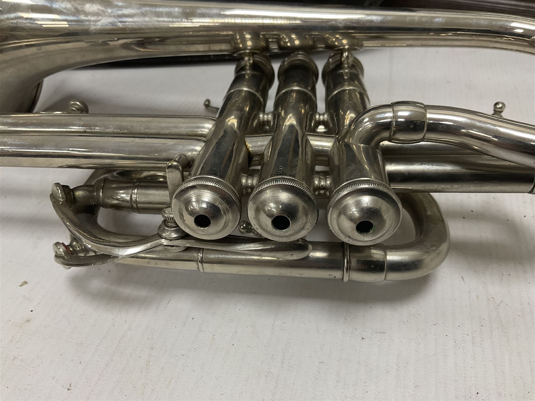 Silver plated series 5 B flat Cornet in fitted box with accessories - Image 8 of 21