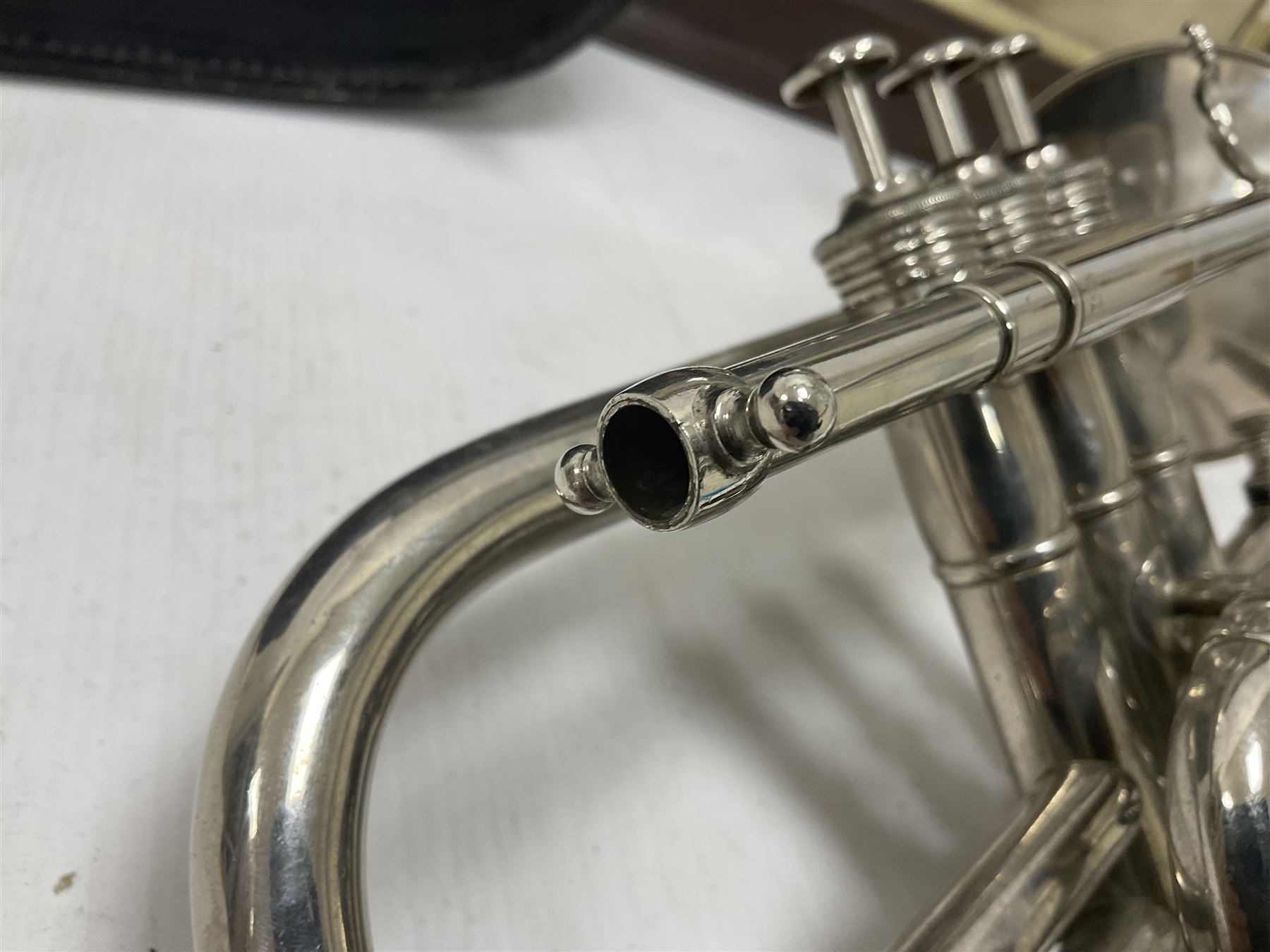 Silver plated series 5 B flat Cornet in fitted box with accessories - Image 11 of 21