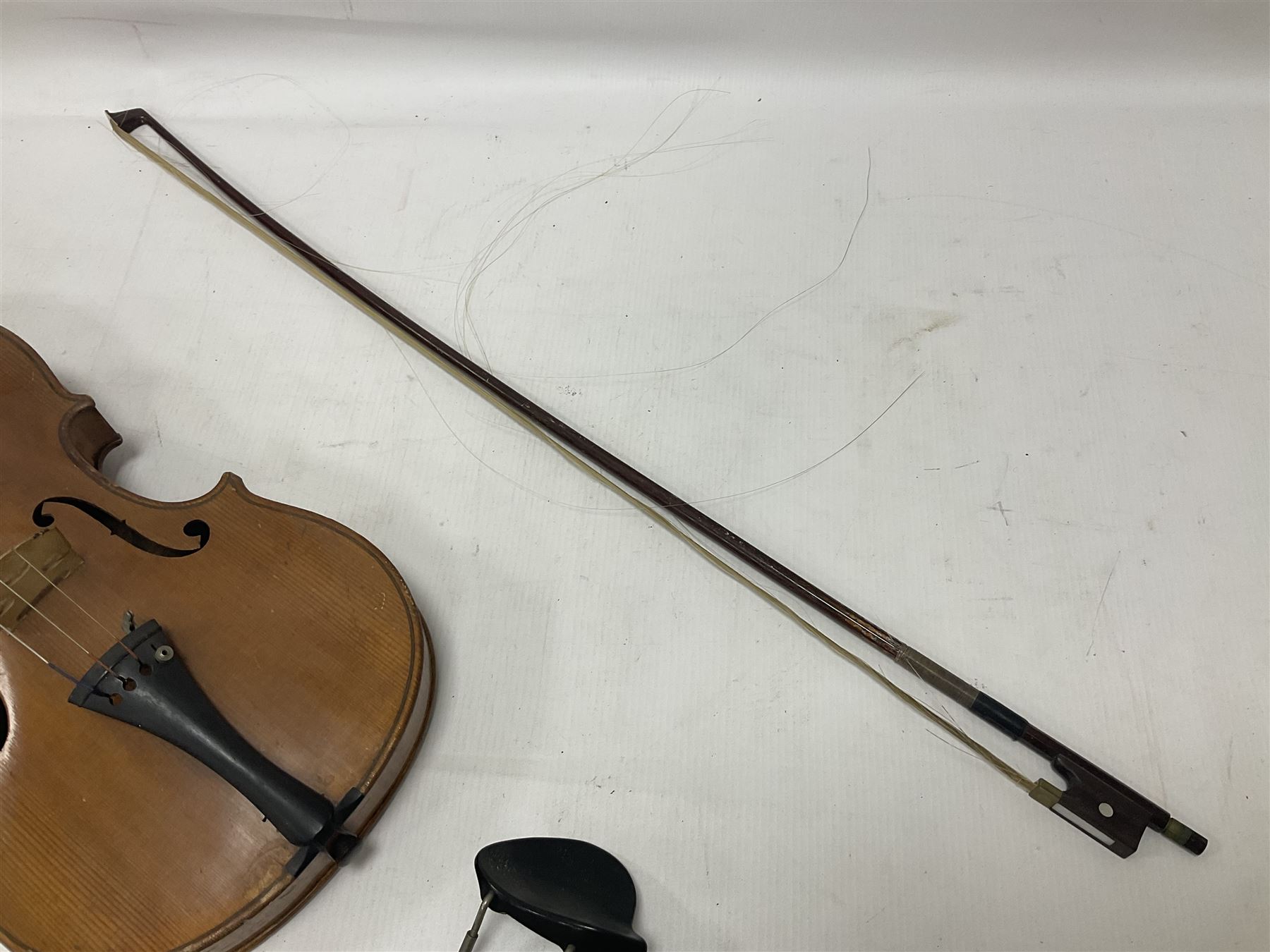 Early 20th century full size violin in a hard case with bow - Image 19 of 20