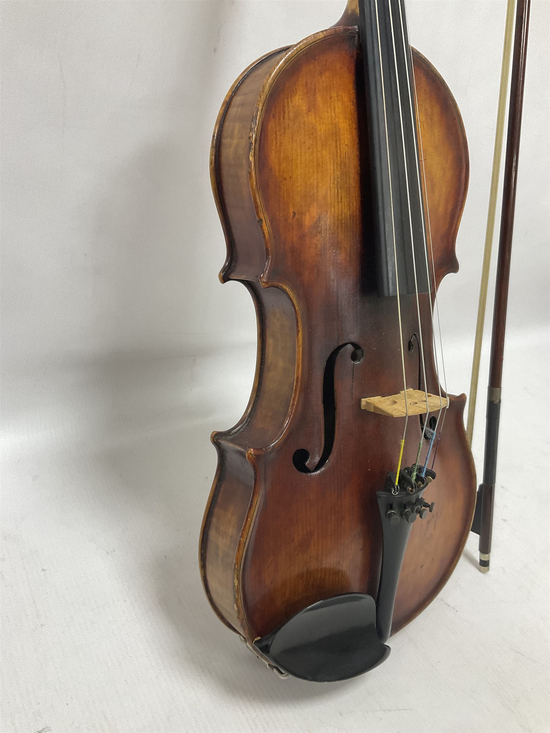 Full size violin and bow - Image 6 of 22