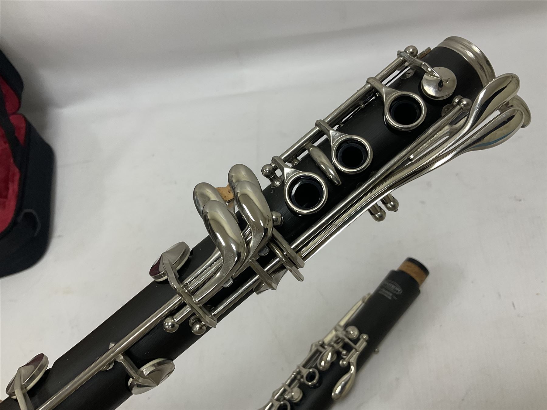 Hanson B Flat clarinet in a fitted case with accessories and three boxes of Vandoren reeds - Image 18 of 21