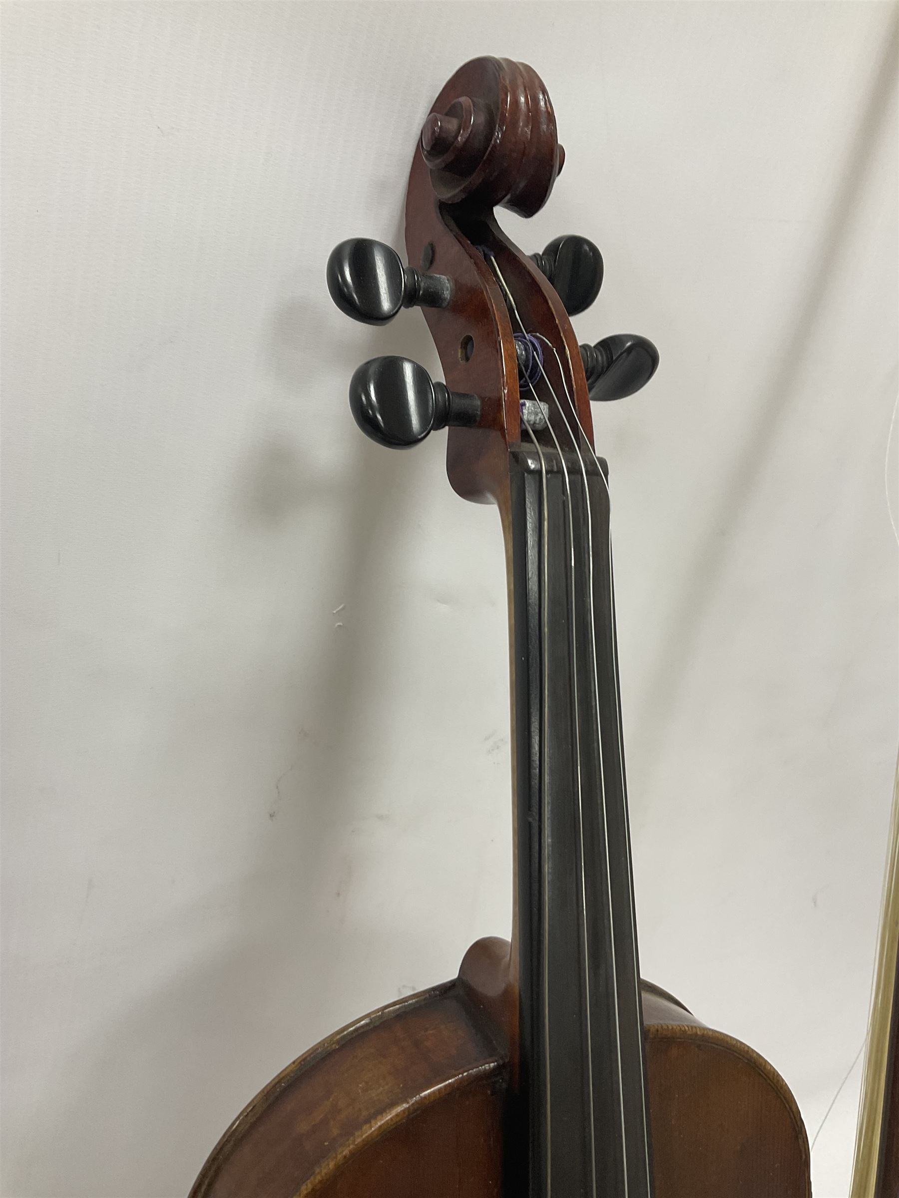 Full size violin and bow in a wooden constructed fitted case - Image 9 of 23