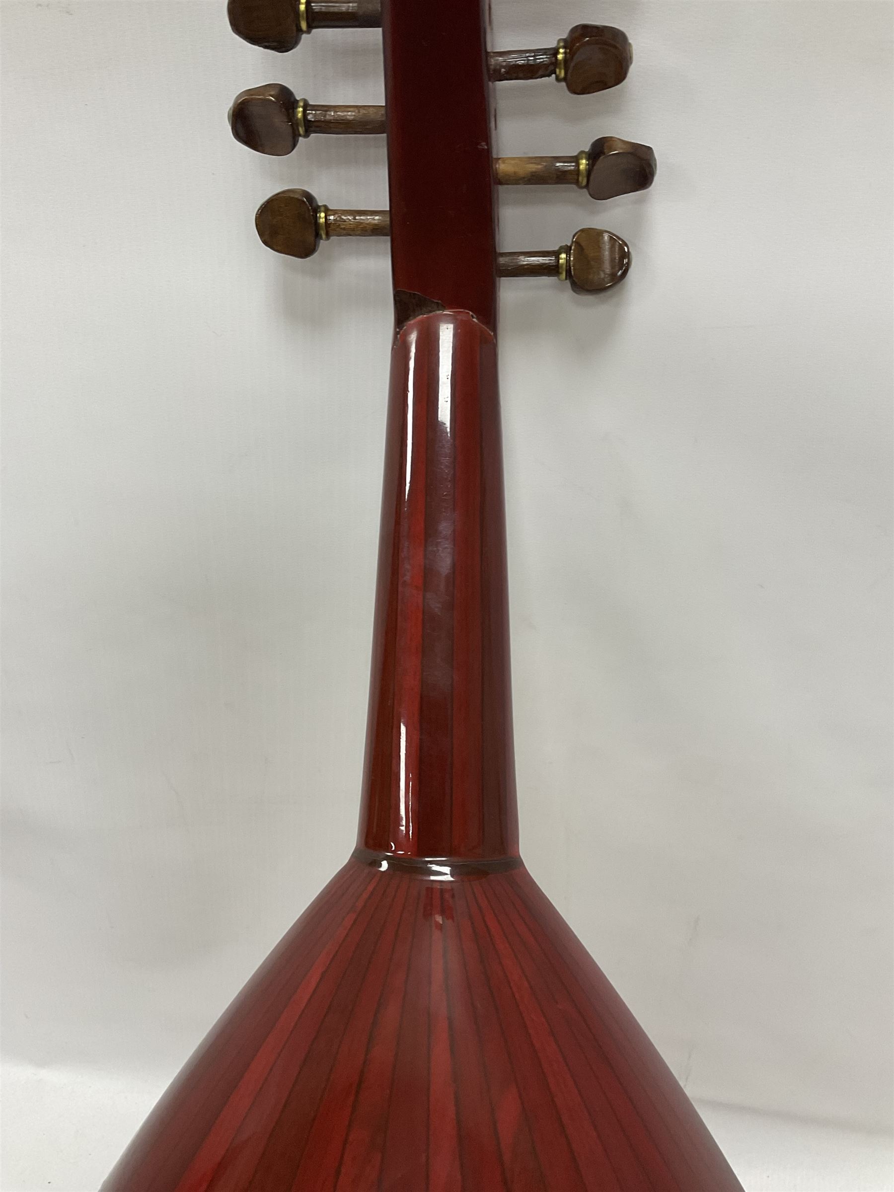 20th century Middle Eastern six string lute with a segmented back and a purpose designed hardwood st - Image 13 of 16