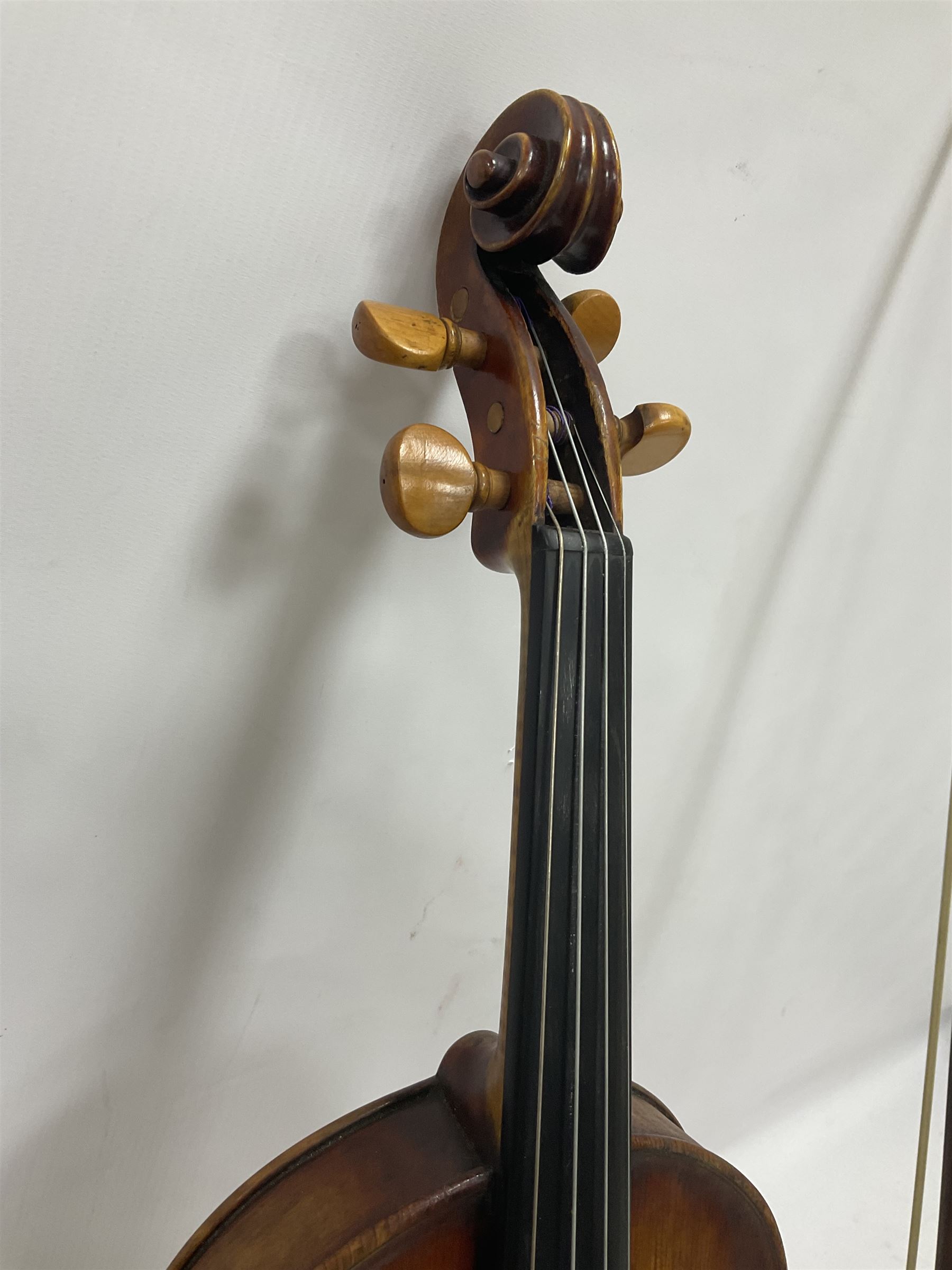Full size violin and bow - Image 15 of 22
