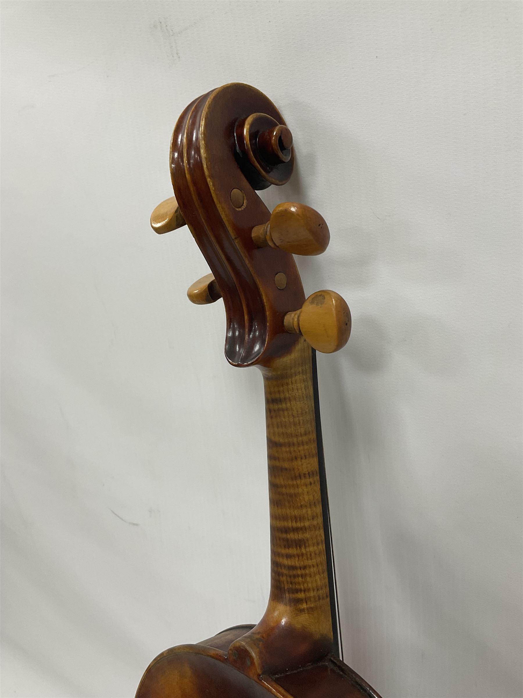Full size violin and bow - Image 17 of 22