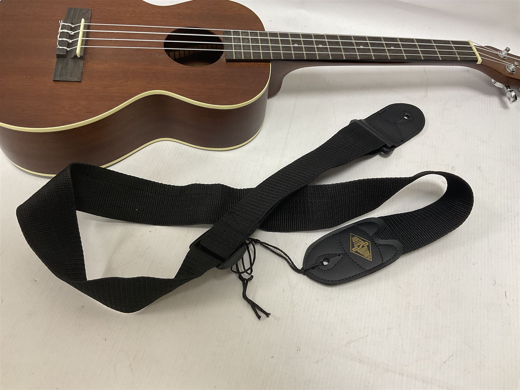 Brunswick Ukulele in a soft case with a earlier 20th century Banjo Ukulele in a lined and fitted cas - Image 6 of 25