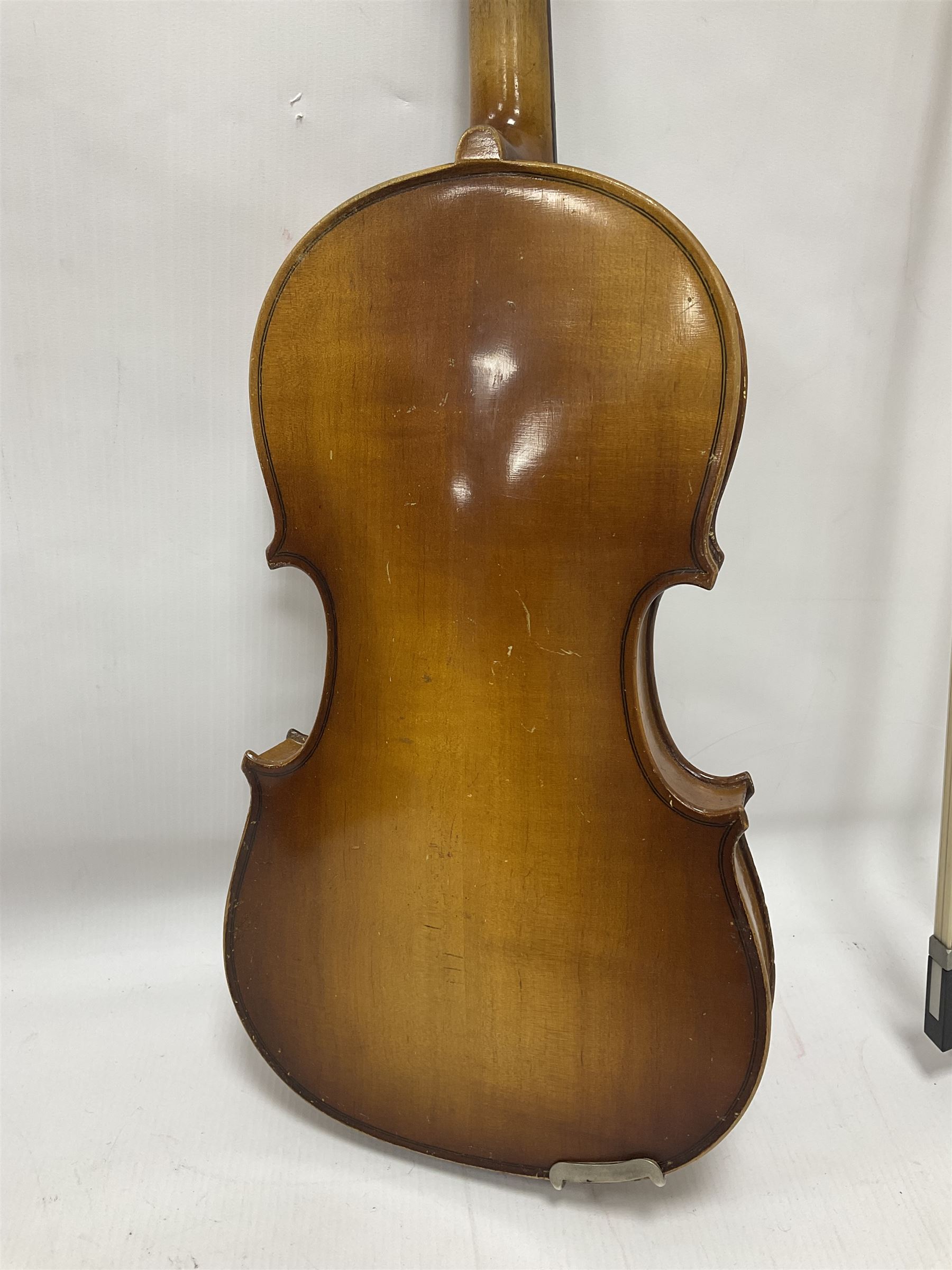 Full size Violin with a maple back and spruce top - Image 10 of 18