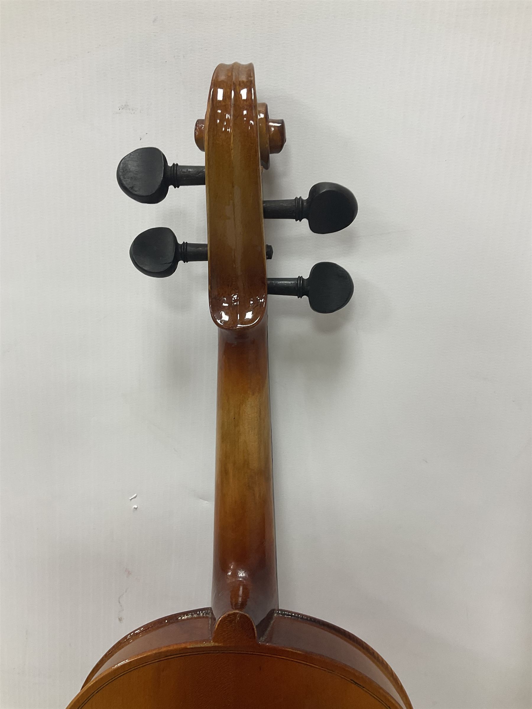 Full size violin with a maple back and ribs - Image 11 of 21