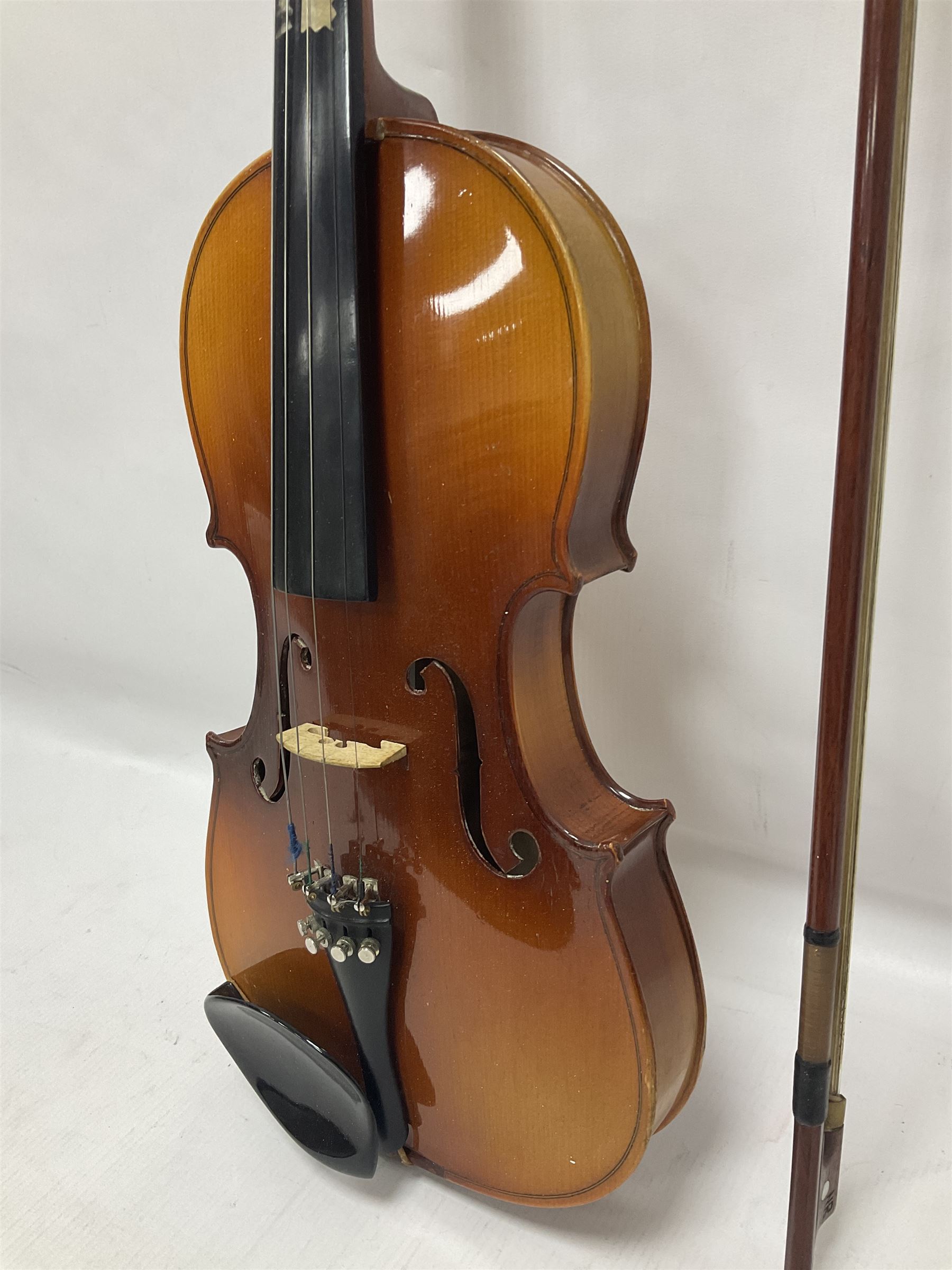 Full size violin with a maple back and ribs - Image 8 of 21
