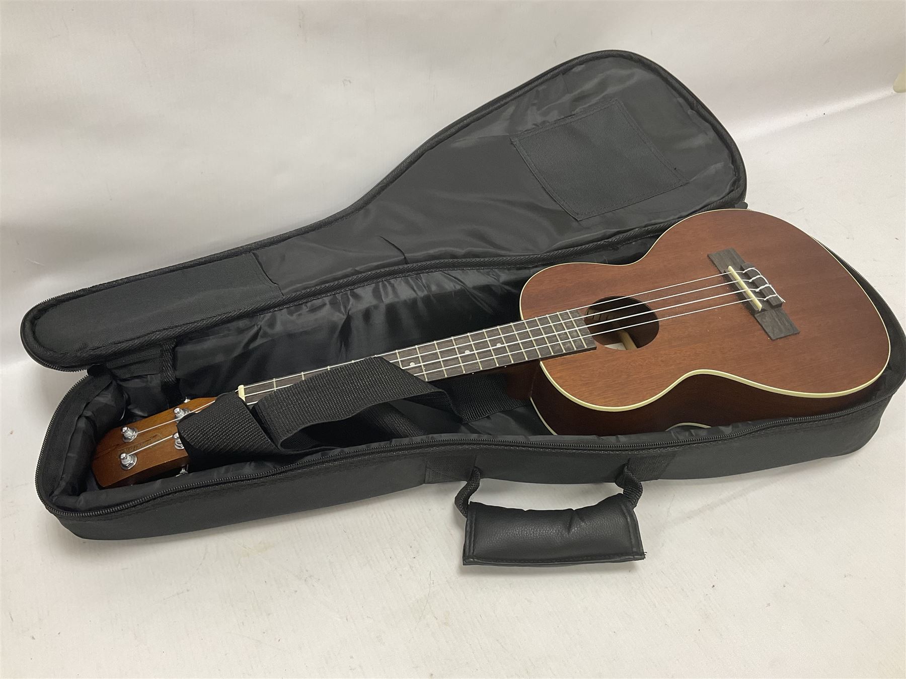 Brunswick Ukulele in a soft case with a earlier 20th century Banjo Ukulele in a lined and fitted cas - Image 5 of 25