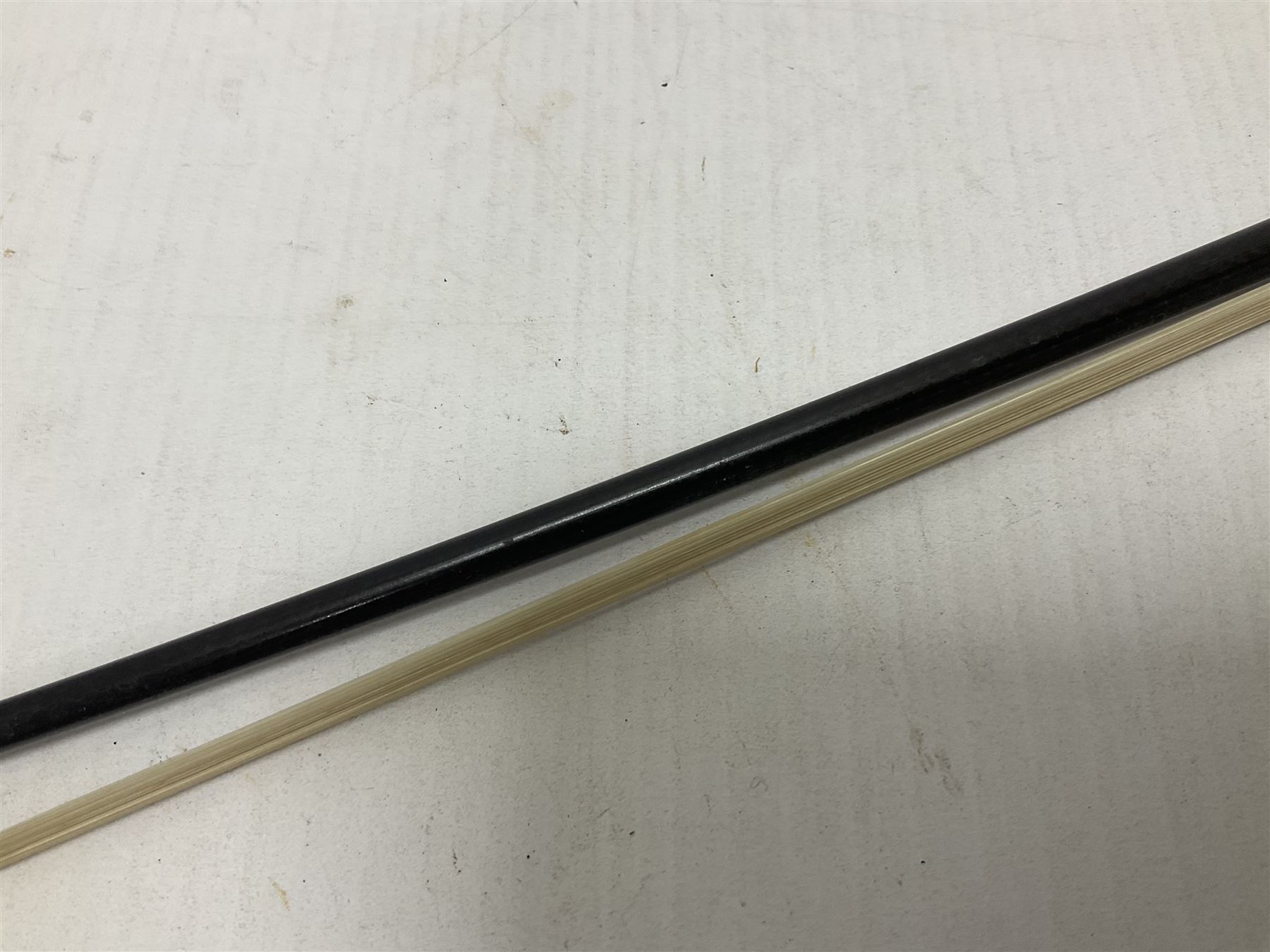 CodaBow Diamond carbon fibre violin bow with Nickel plated fittings - Image 11 of 13